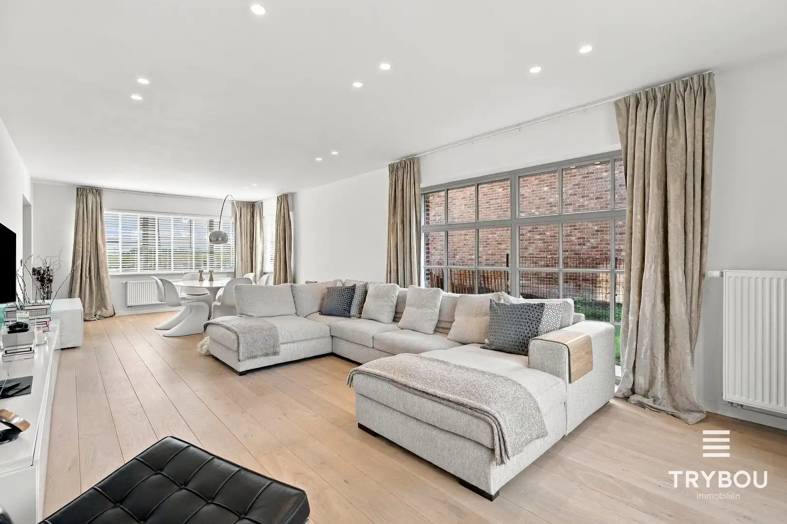 Alleenstaande luxueuze woning met 5 slaapkamers!  foto 6