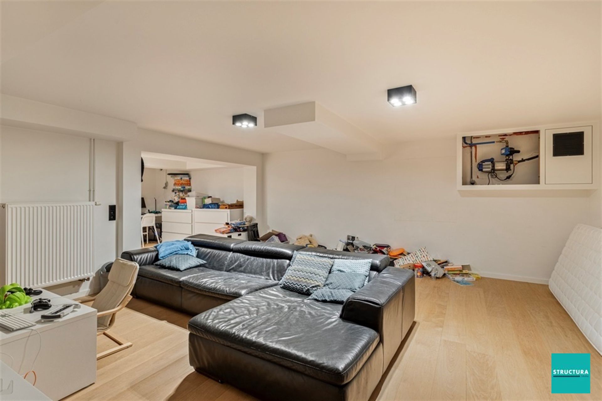 Prachtige moderne villa met zwembad en poolhouse foto 21