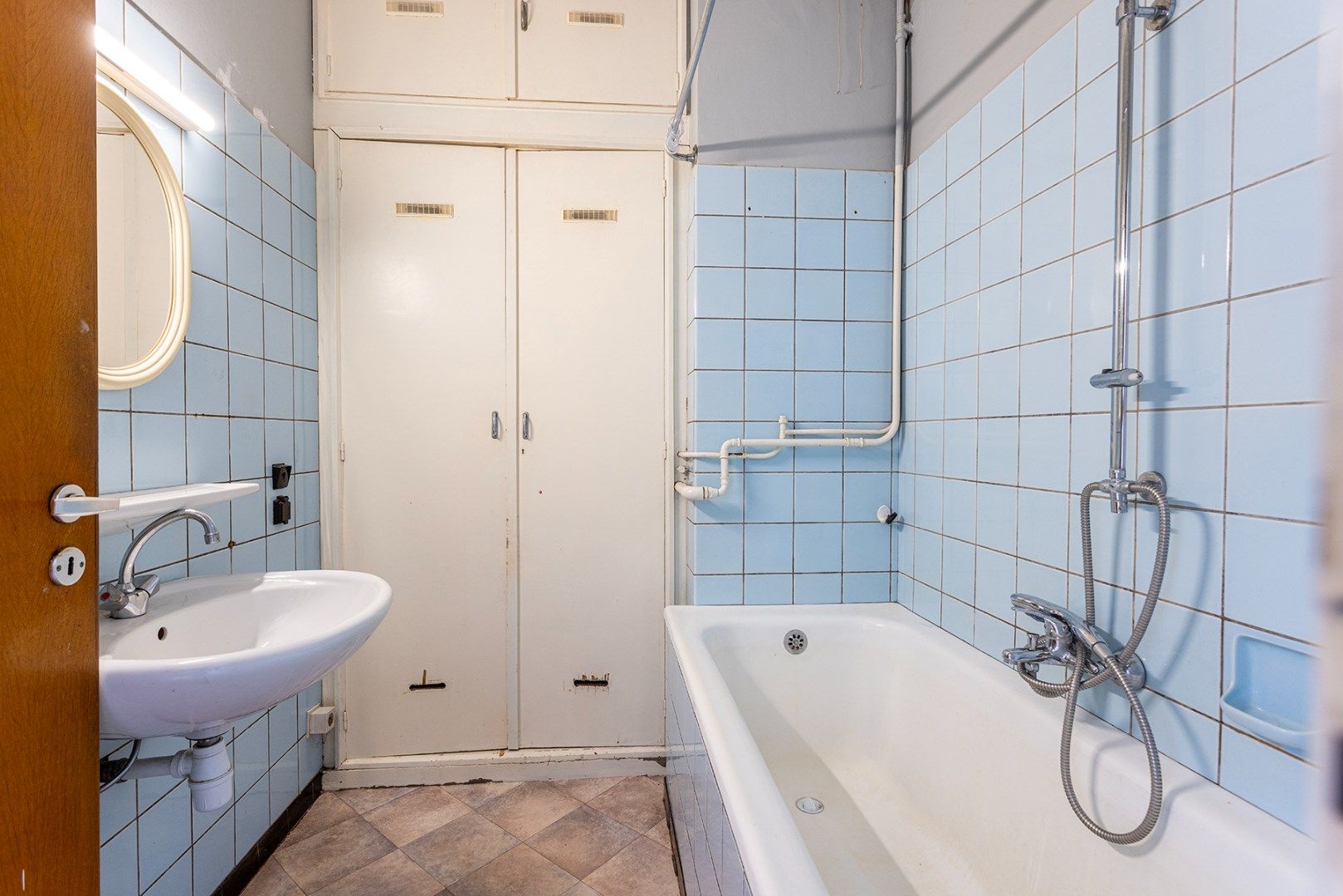 Te renoveren 2-slaapkamer appartement (107m²) met twee terrassen!  foto 9