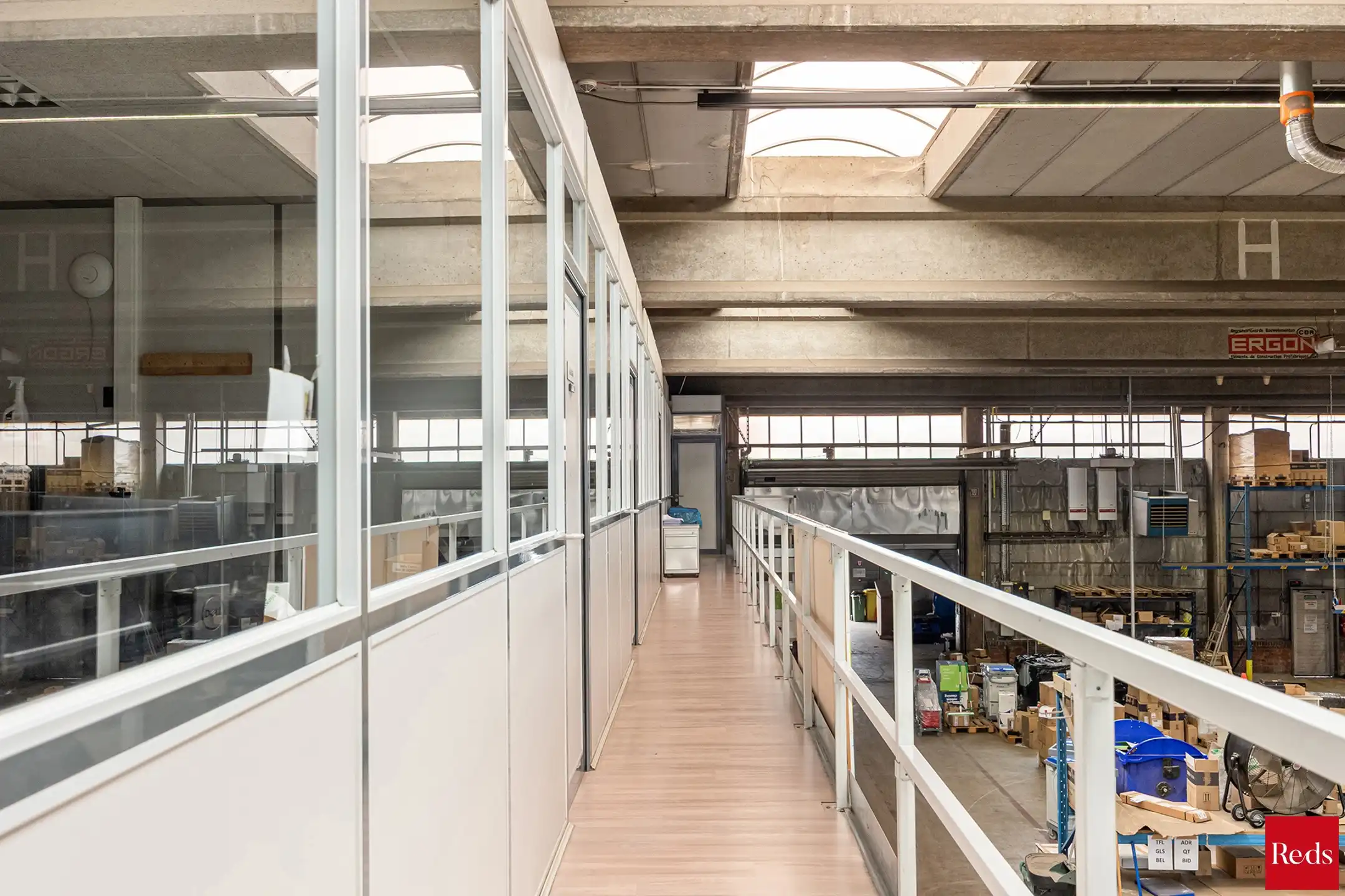 logistiek bedrijfsgebouw te huur op toplocatie foto 13