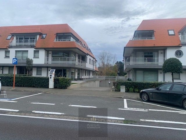 Grote garagebox met automatische poort op niveau -1 van de residentie Vivaldi te Nieuwpoort-bad. foto 8