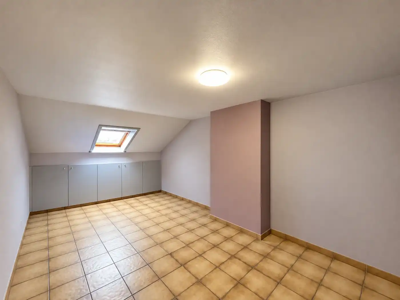 Moorslede – Halfopen woning met 5 slaapkamers en gezellige tuin foto 16