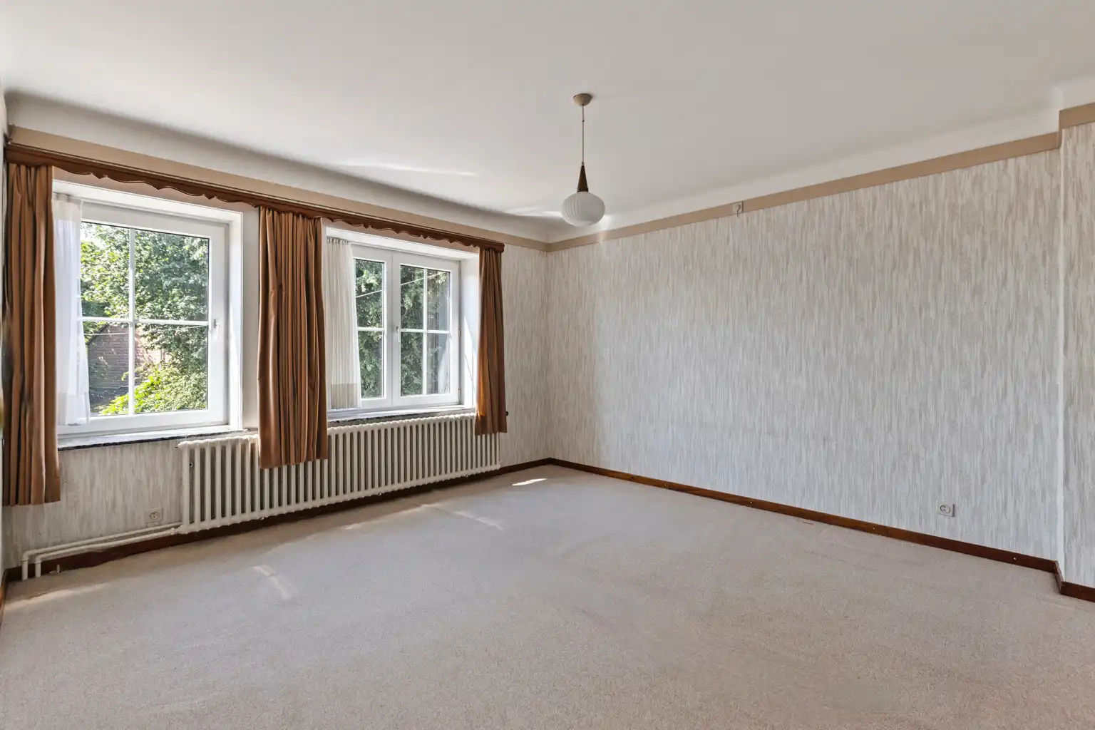 WONING MET TUIN IN DOODLOPENDE STRAAT foto 18