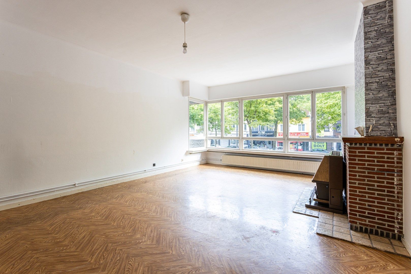 Te renoveren 2-slaapkamer appartement (107m²) met twee terrassen!  foto 4
