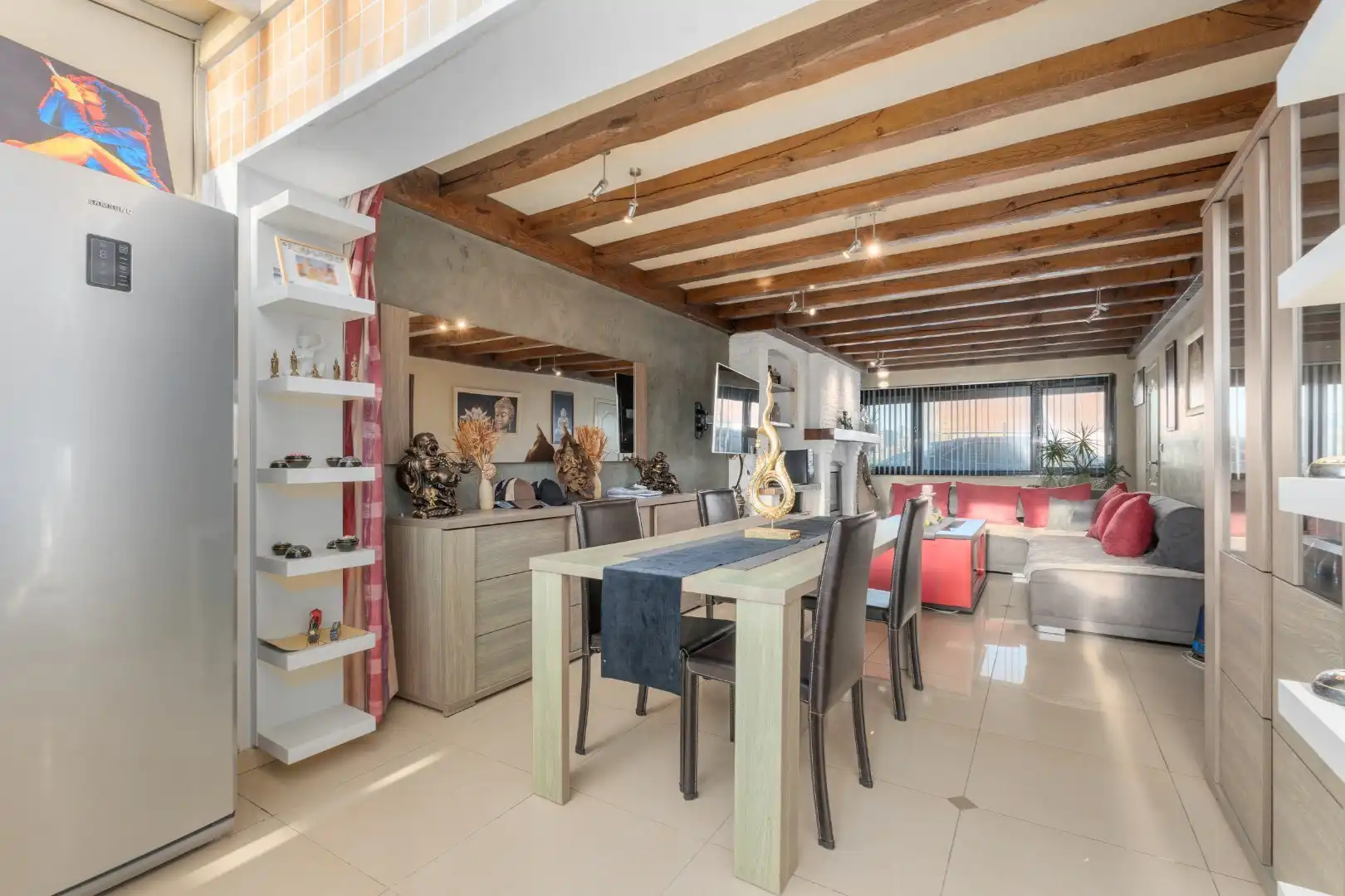 Charmante rijwoning met zonnig terras, wellnessruimte en garagebox in de Vicognewijk foto 6