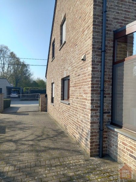 Ruime gezinswoning met 5 slaapkamers en dubbele garage in het landelijke Bunsbeek foto 4