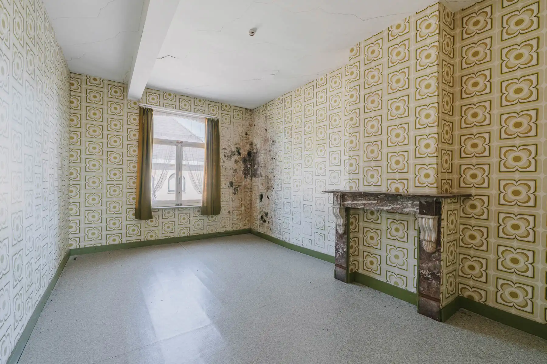 Karaktervolle, te renoveren woning met tal van mogelijkheden foto 15