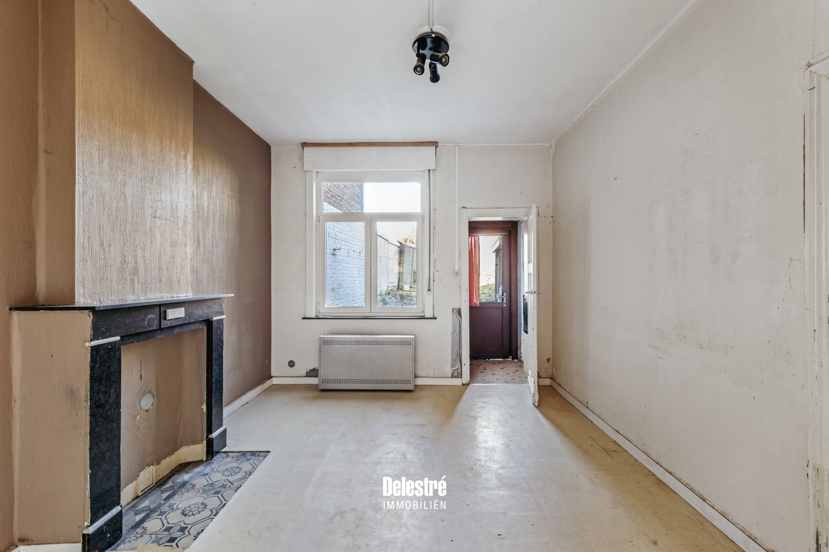  RENOVATIEPAREL MET GARAGE EN ZALIGE TUIN WELLE foto 5