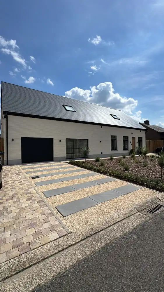 Prachtige villa te koop in Lommel - 4 slaapkamers, 2 badkamers, garage en ruime tuin op 566 m², volledig gerenoveerd in 2025! foto 47