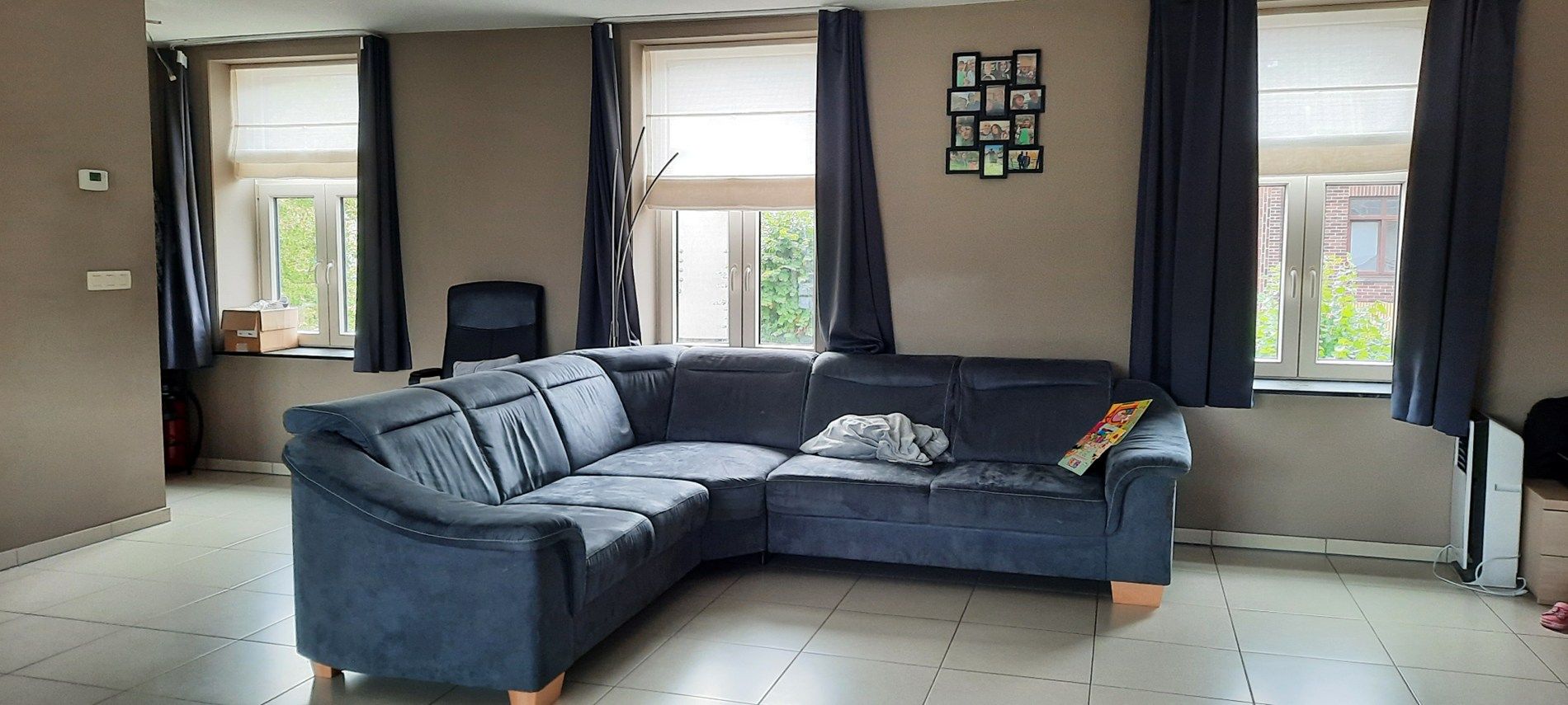Charmant en ruim duplex appartement in het centrum van Neeroeteren, met 3 slaapkamers en terras.  foto 4