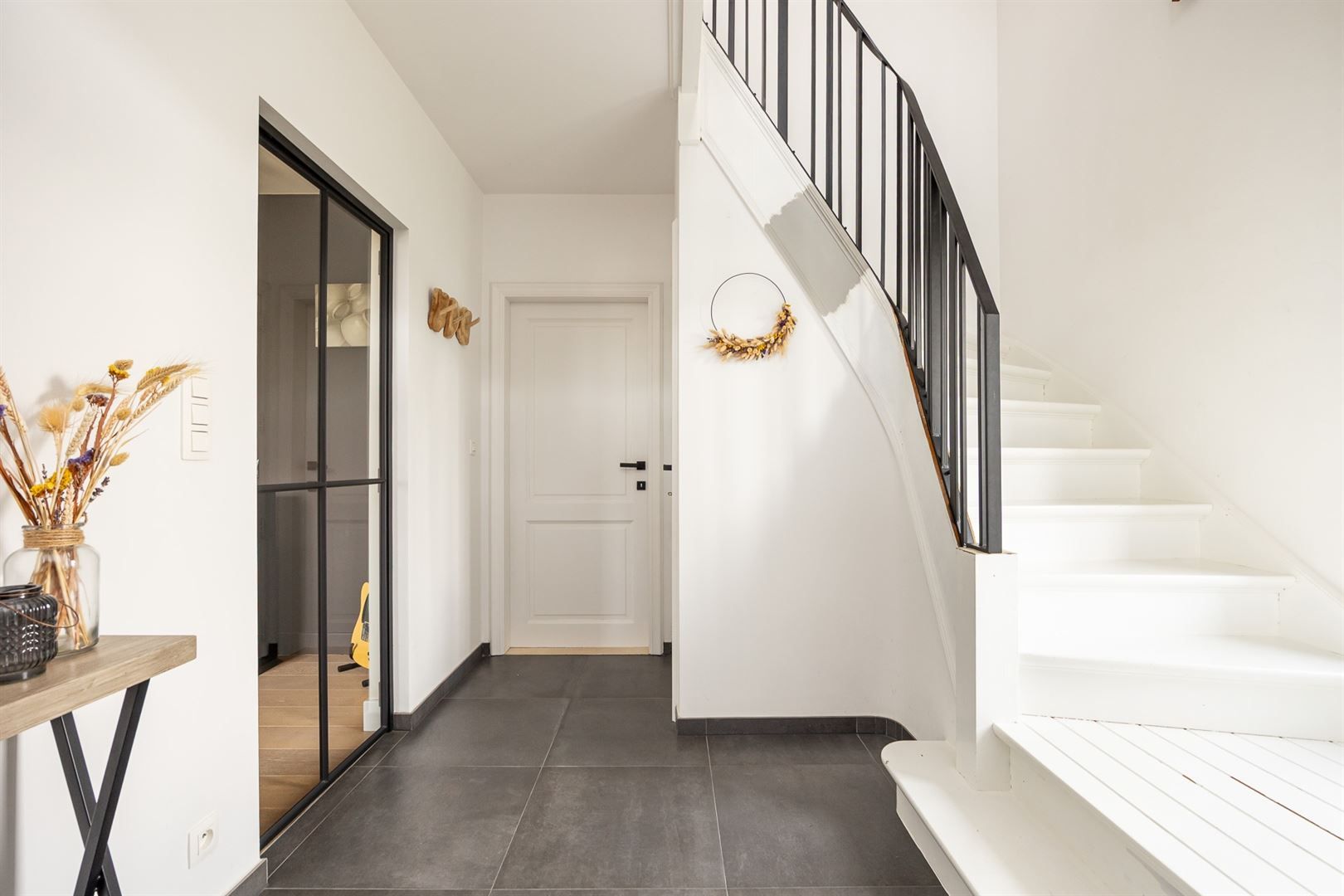 Ruime en sfeervolle OB te Heist-centrum! foto 3