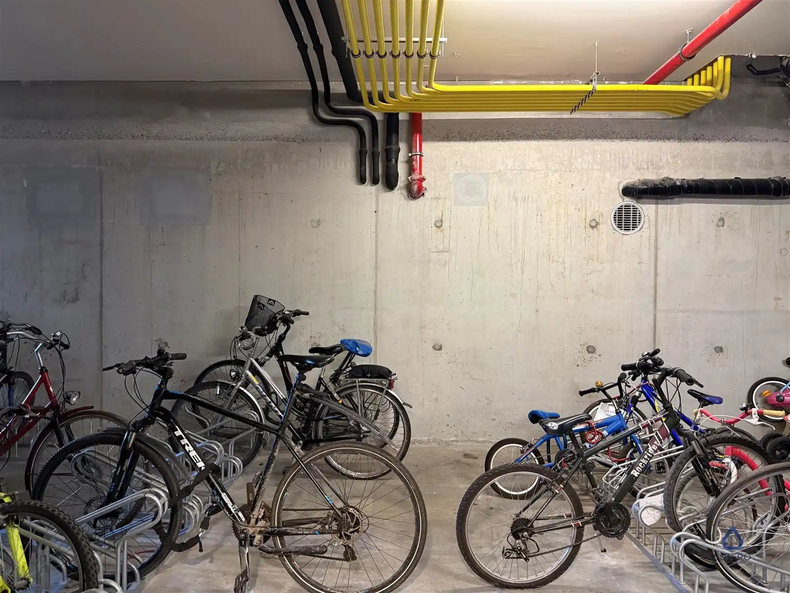 Modern nieuwbouwappt 2-SLK te Tour & Taxis foto 21