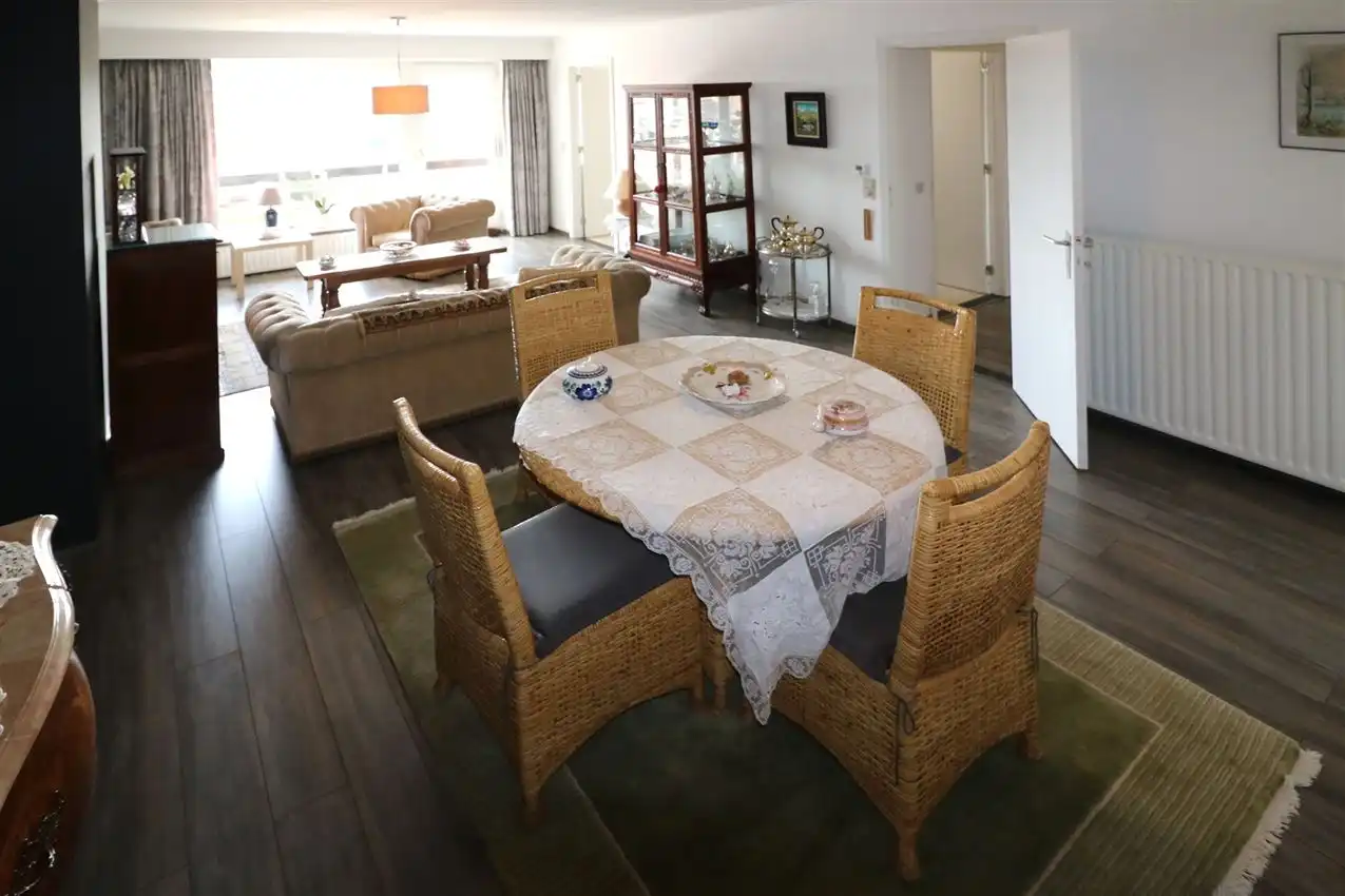 Ruime living, twee grote slpk., zuidterras, in centrum  foto 26