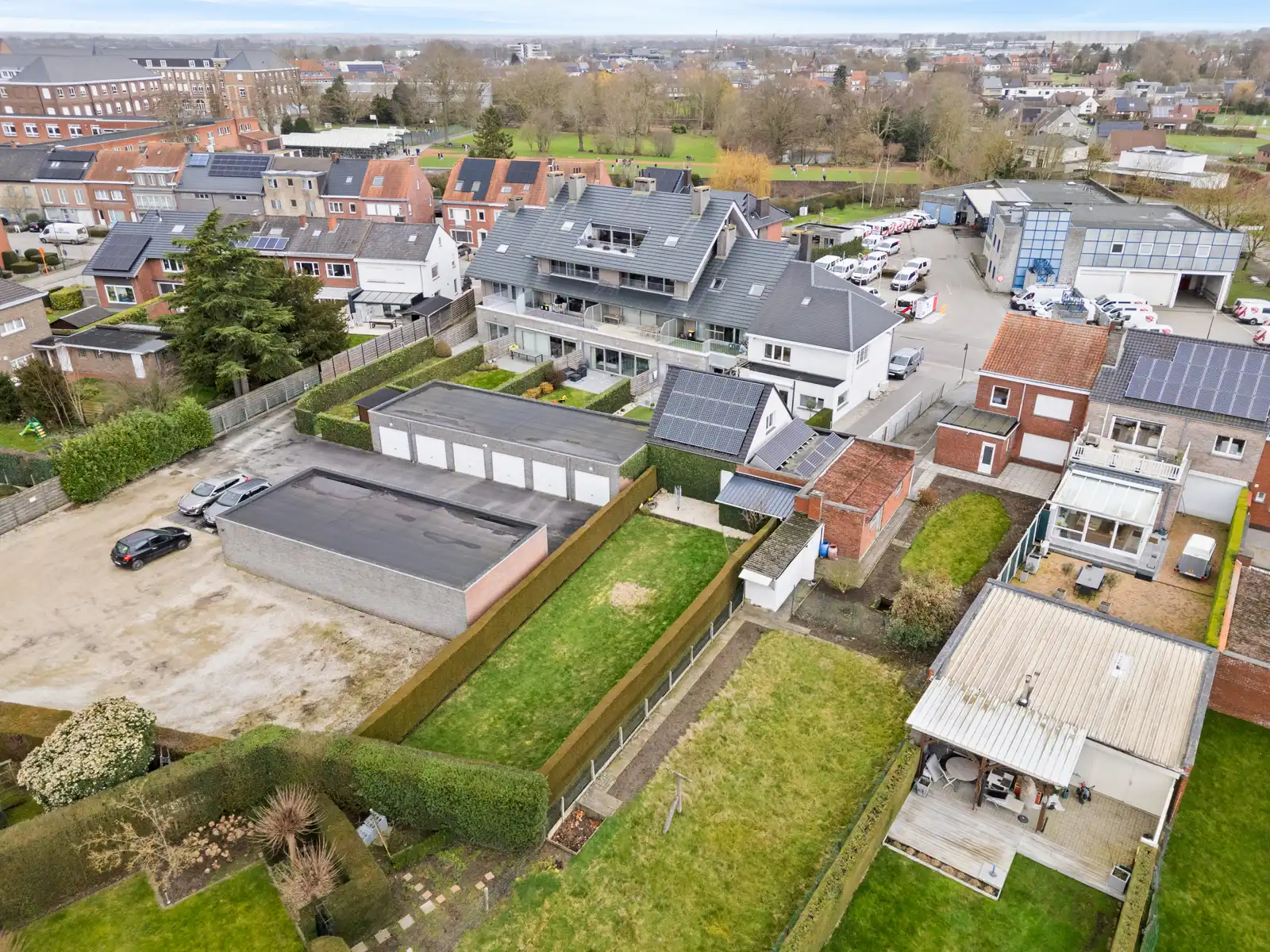 Centraal gelegen uitstekend onderhouden eigendom  foto 31