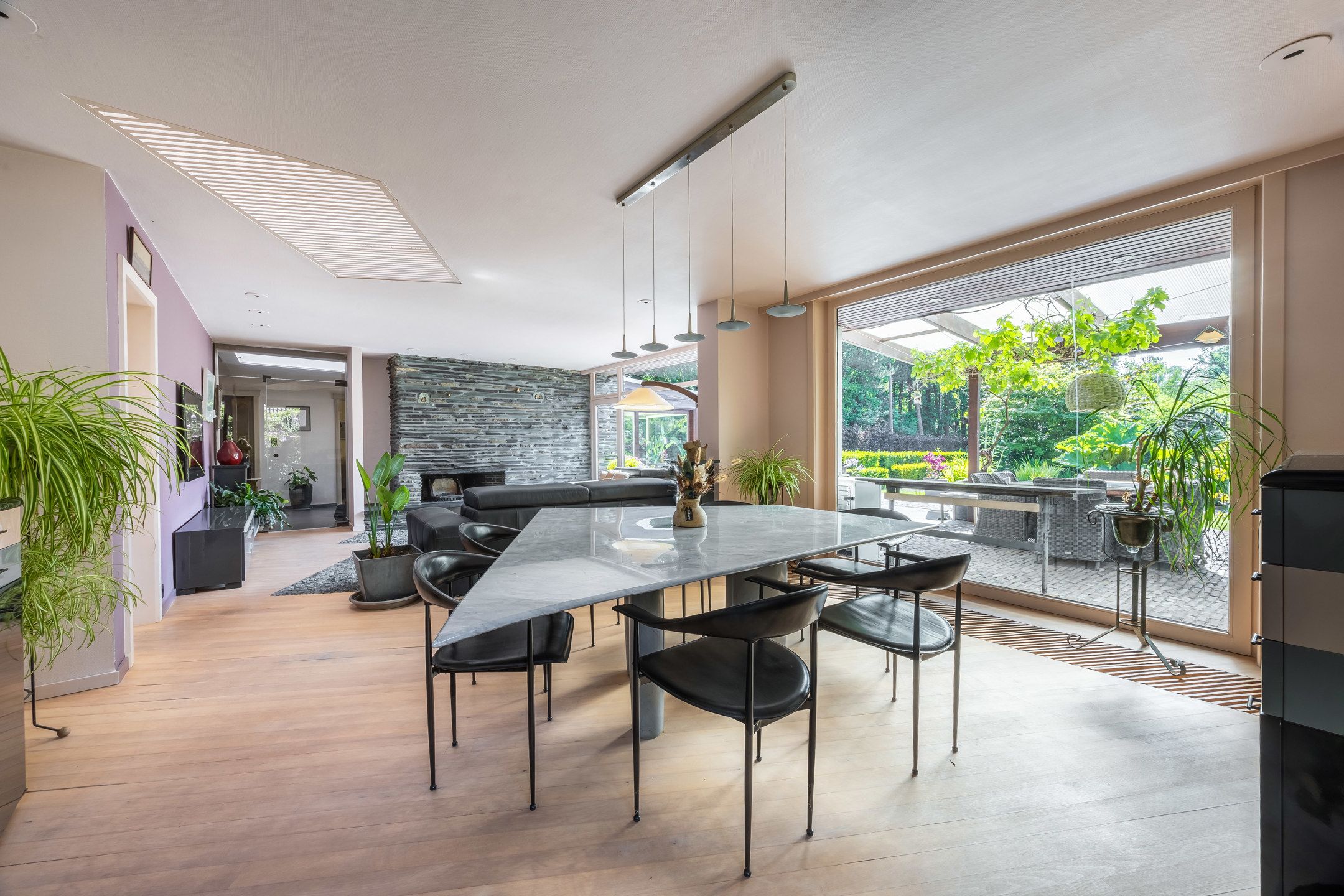 Laagbouwwoning op 2848 m² met Zwemvijver en Prachtige Tuin foto 11