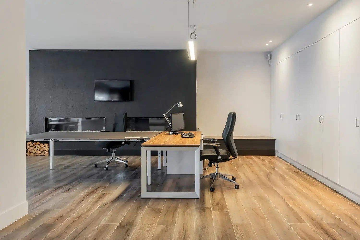 Uiterst gunstig gelegen kantoor met woonst. foto 11