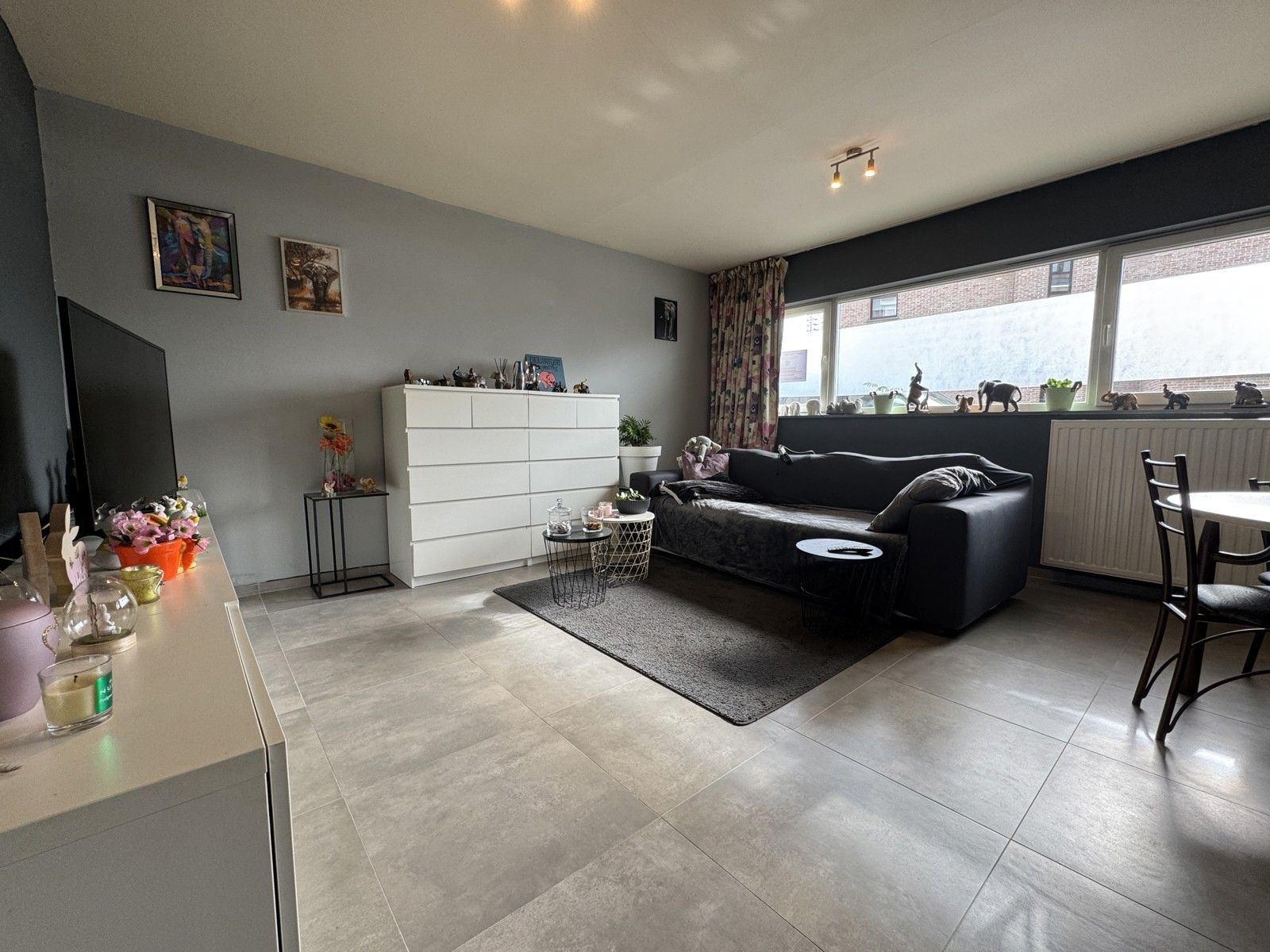 Vernieuwd gelijkvloers-appartement met 2 slaapkamers en koer foto 3