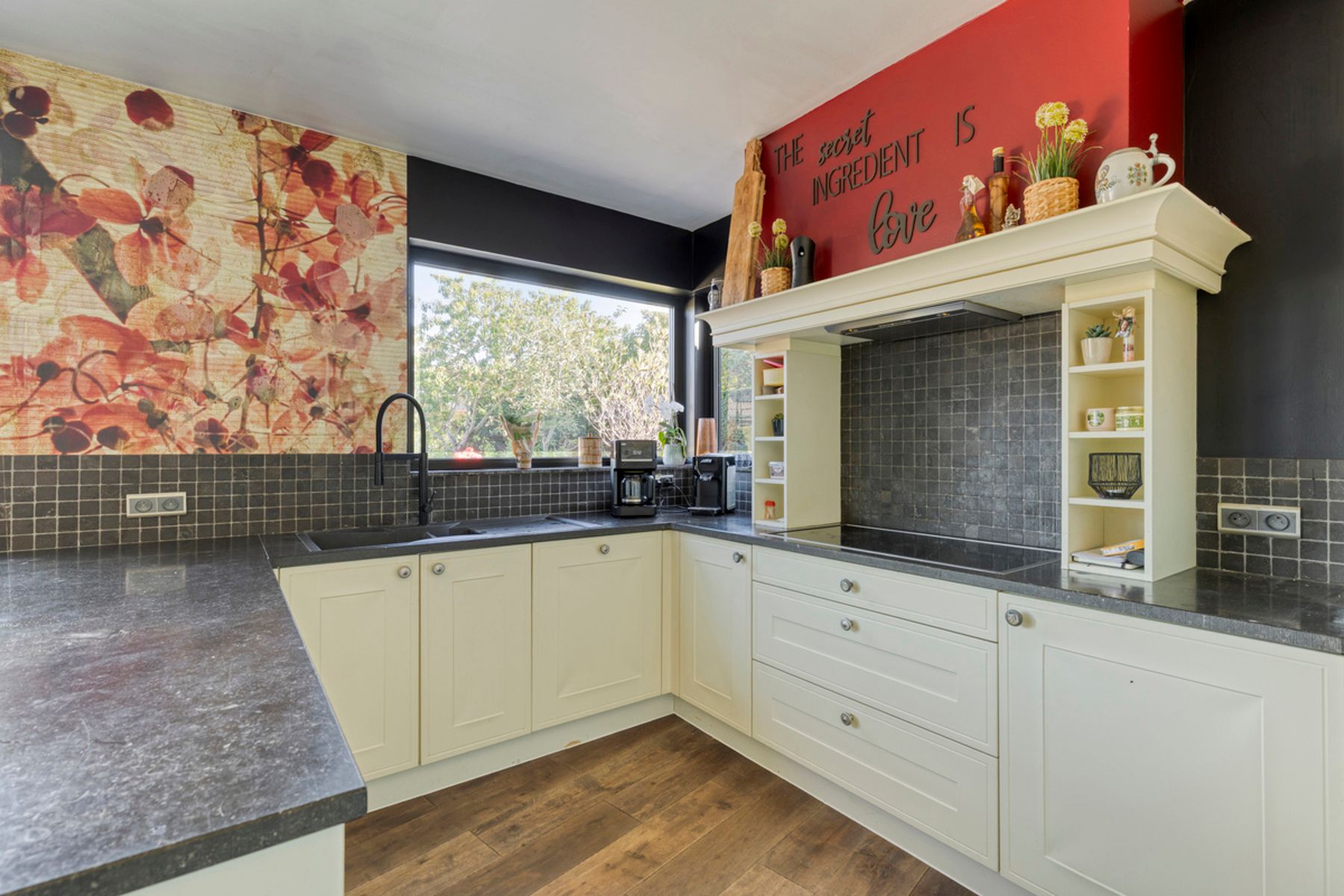 Instapklare HOB met 4 slaapkamers en polyvalent bijgebouw foto 10