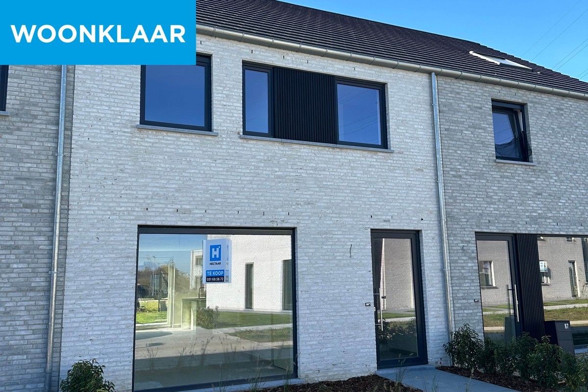 Instapklare nieuwbouwwoning met zonnige tuin te Roeselare foto {{pictureIndex}}