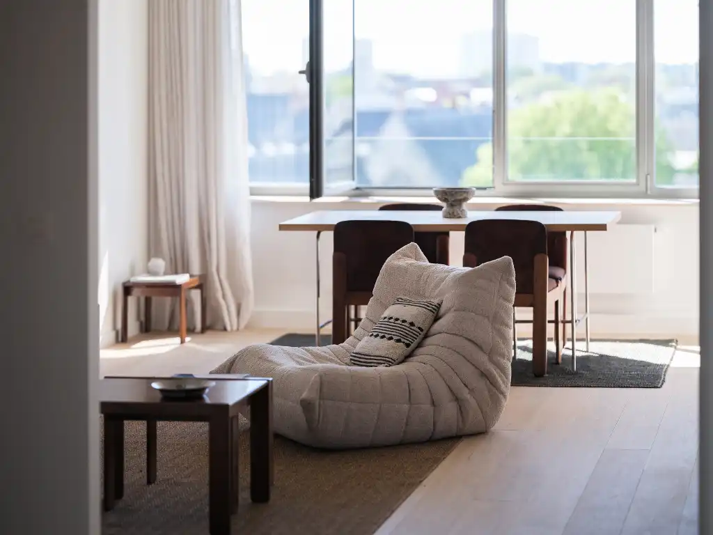 Centrum Gent – lichtrijk gerenoveerd twee slaapkamerappartement met terras en zicht over de Bijloke en de Leie. foto 9