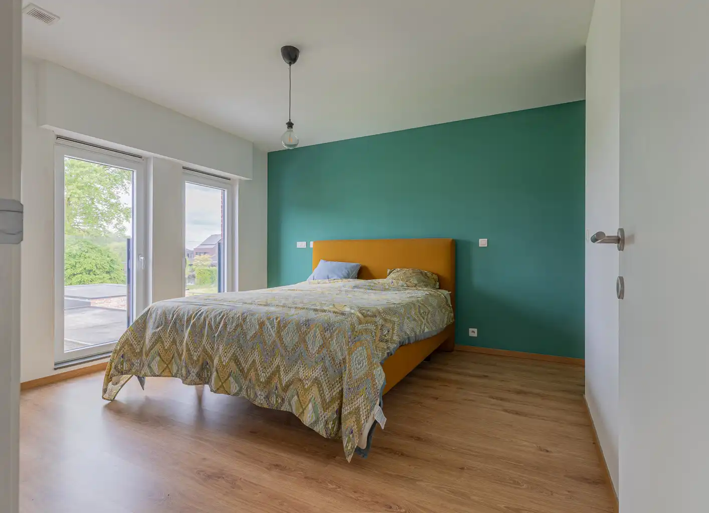 Recente driegevelwoning met zonnepanelen en vloerverwarming foto 15