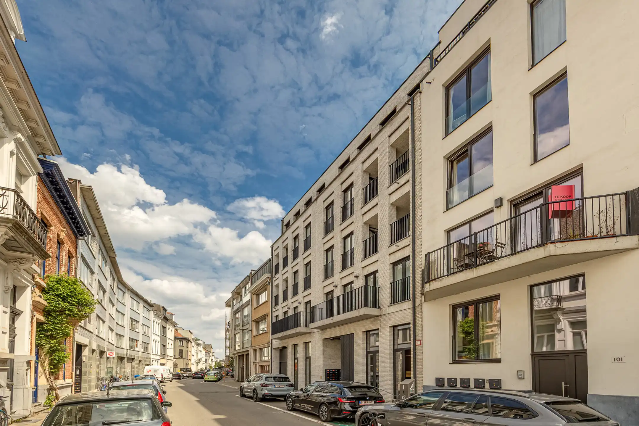 Instapklaar appartement met terras op top locatie foto 12