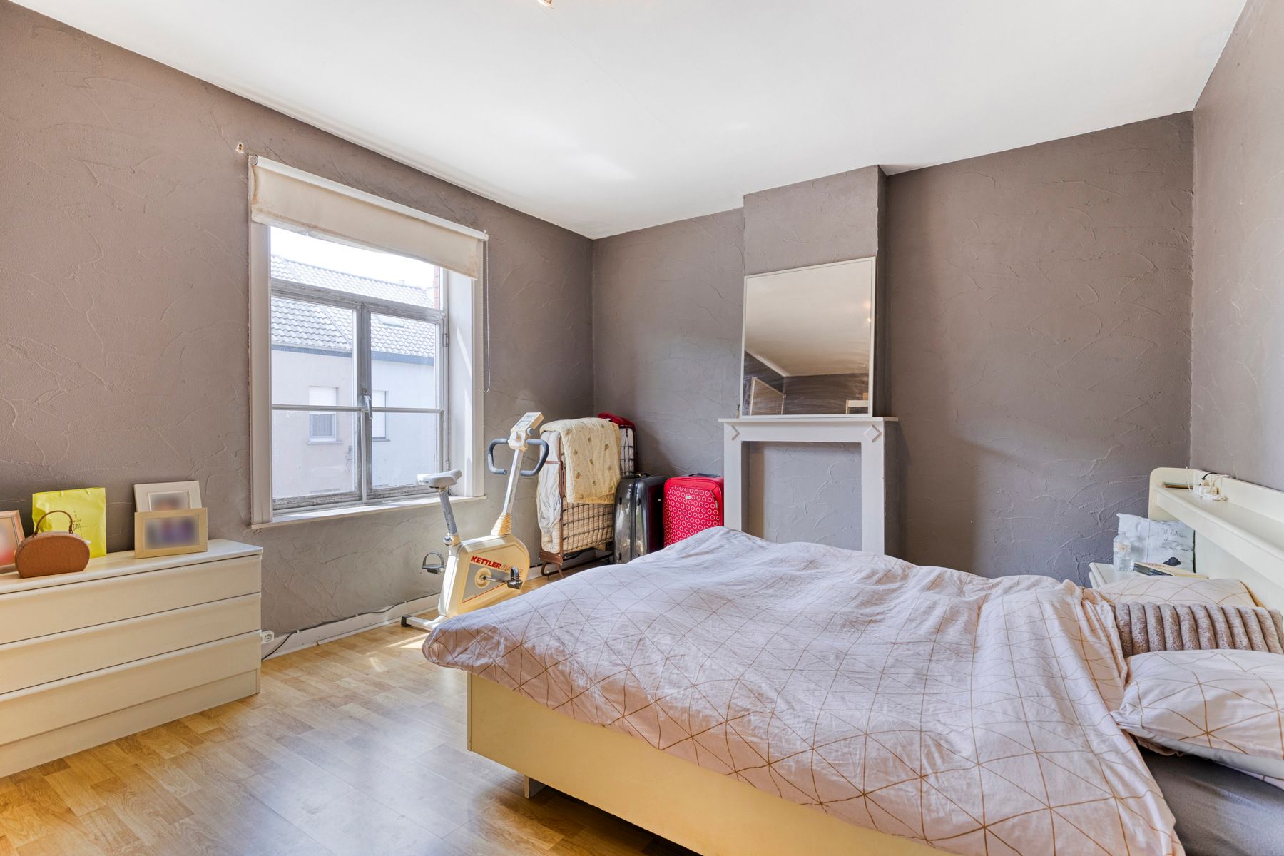 Te renoveren woning met 2slpk (mogelijkheid 3) en tuin! foto 12