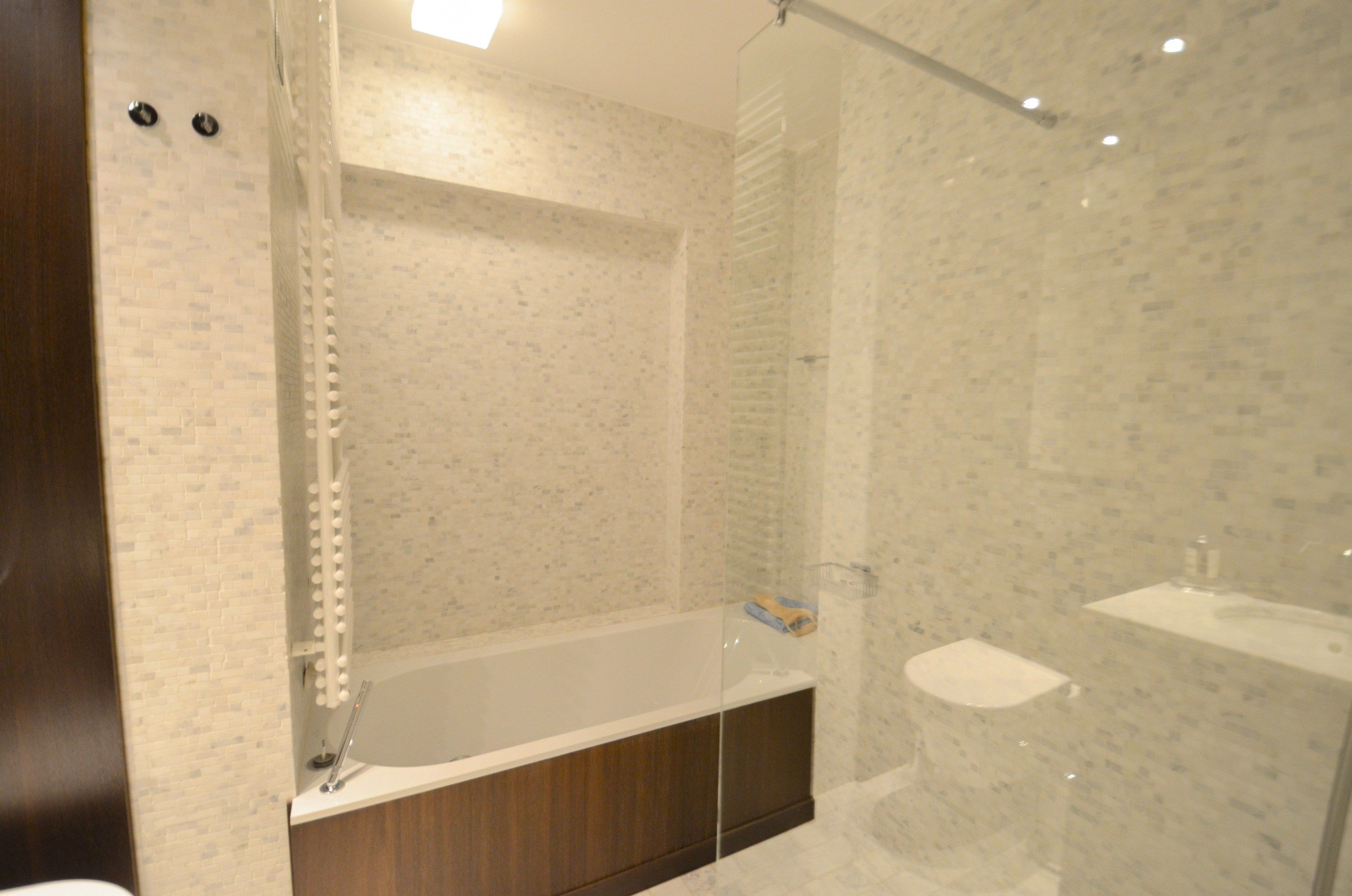 Lichtrijk hoekappartement met ruime terrassen gelegen in een klein residentie. foto 19