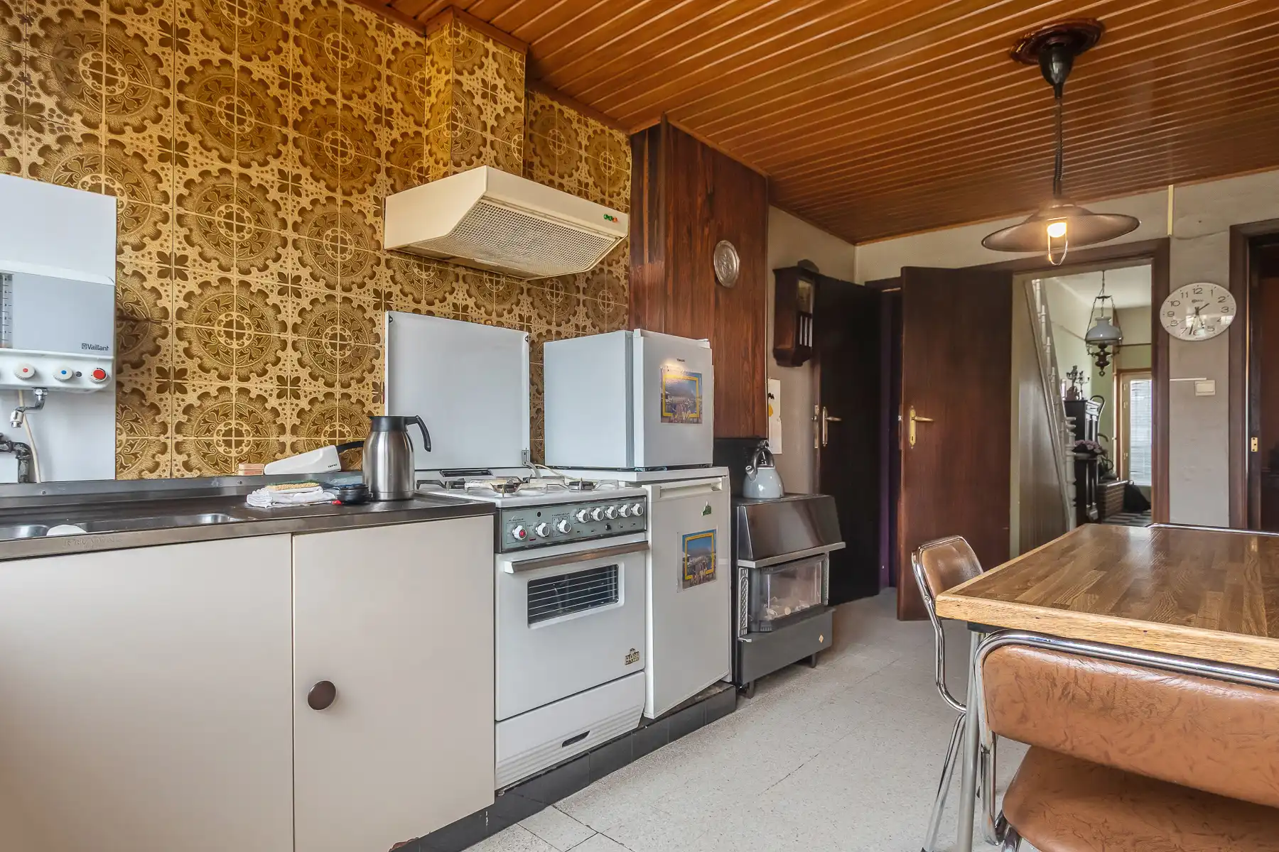 Ruime, te renoveren woning met veel potentieel nabij centrum foto 10