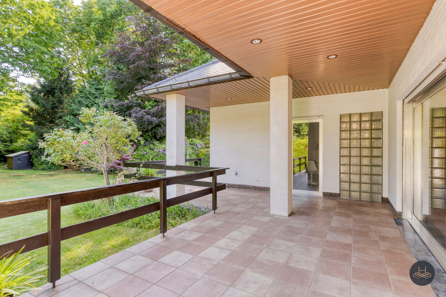 Verrassend ruime open woning met prachtige tuin foto 23