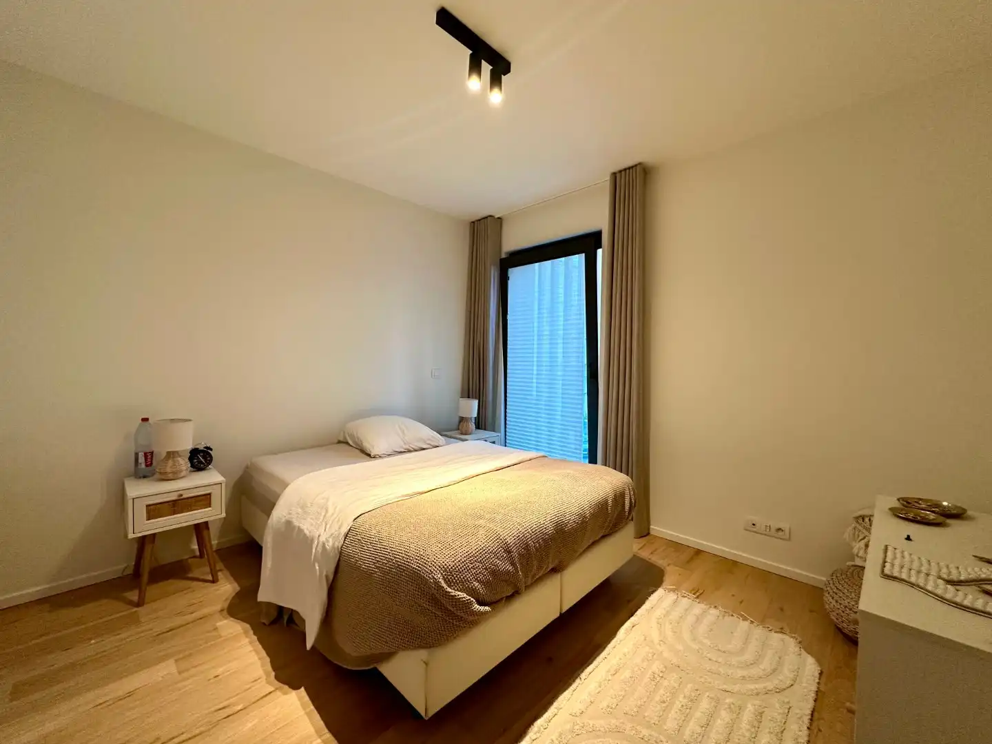 Stijlvol afgewerkt nieuwbouwproject foto 9