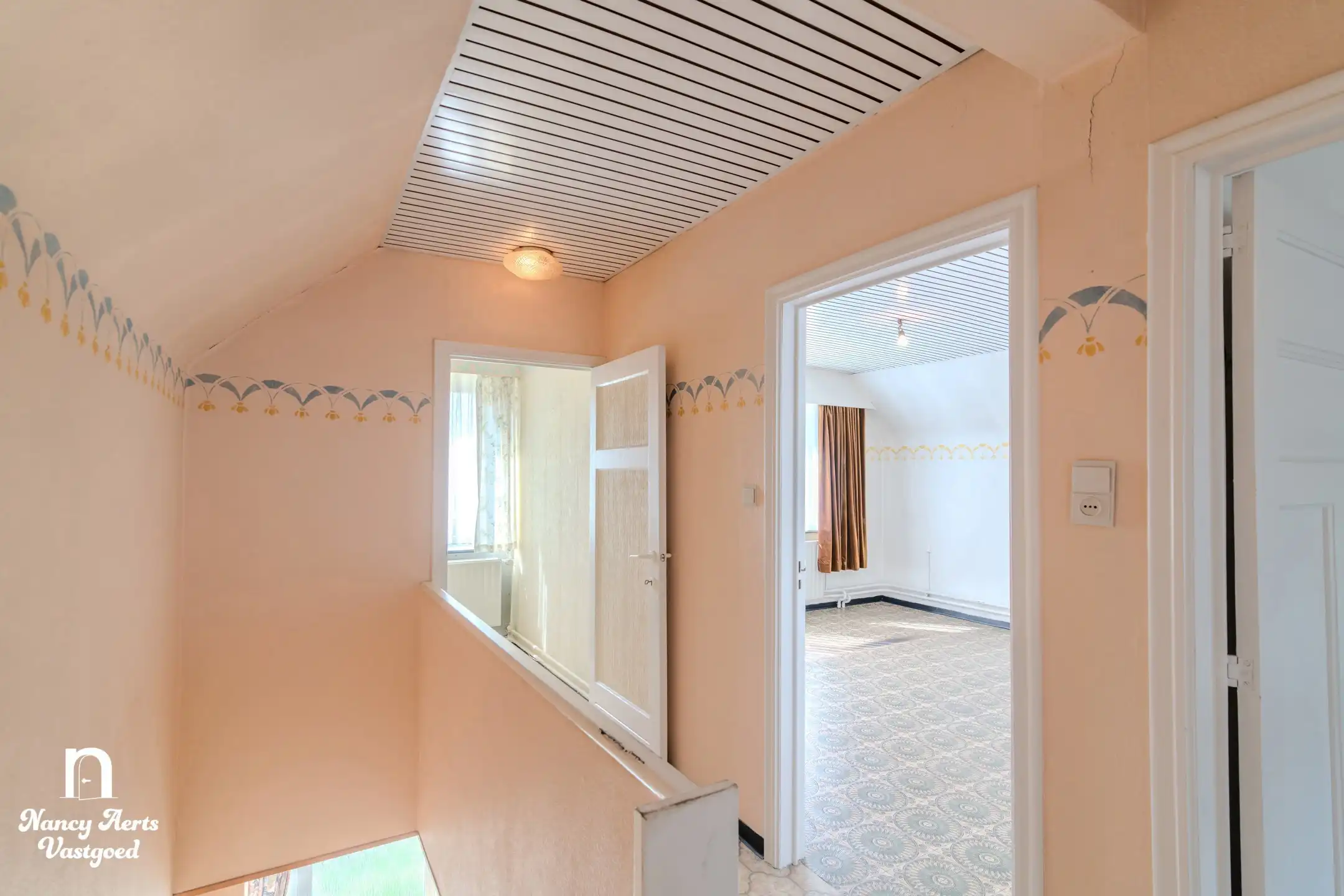 Charmante gezinswoning met mogelijkheden op royaal perceel foto 17