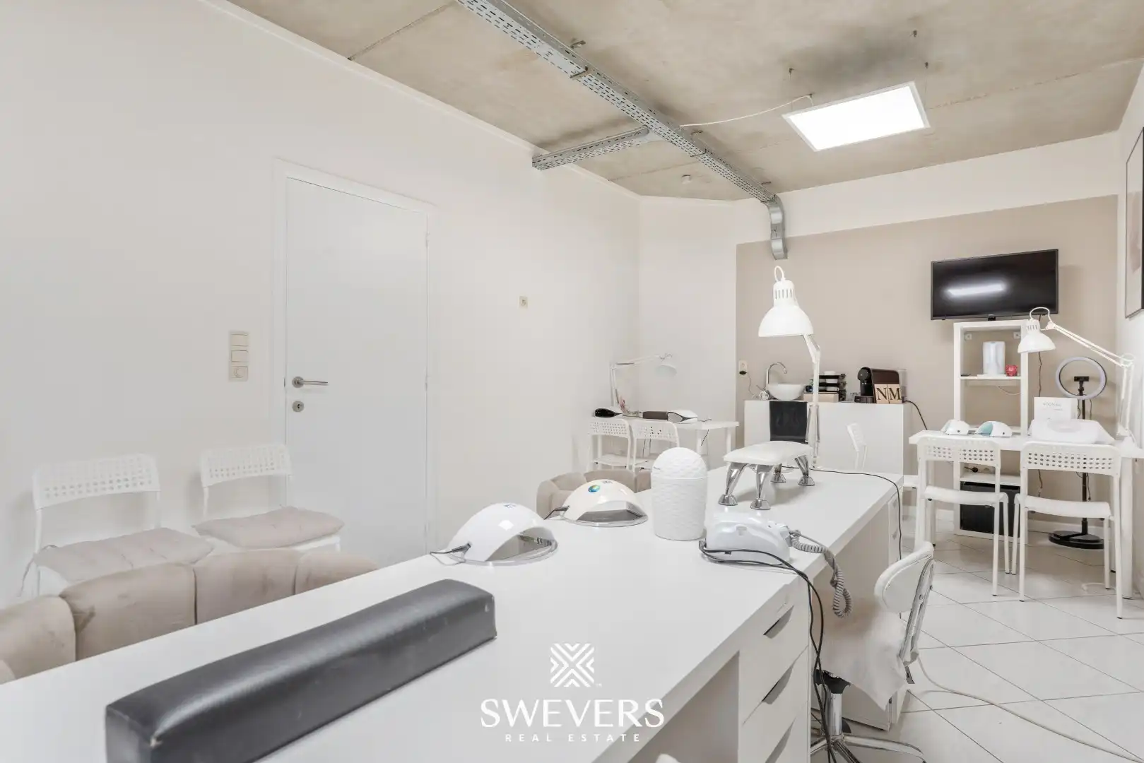 Handelspand met praktische indeling in hartje Tessenderlo foto 17