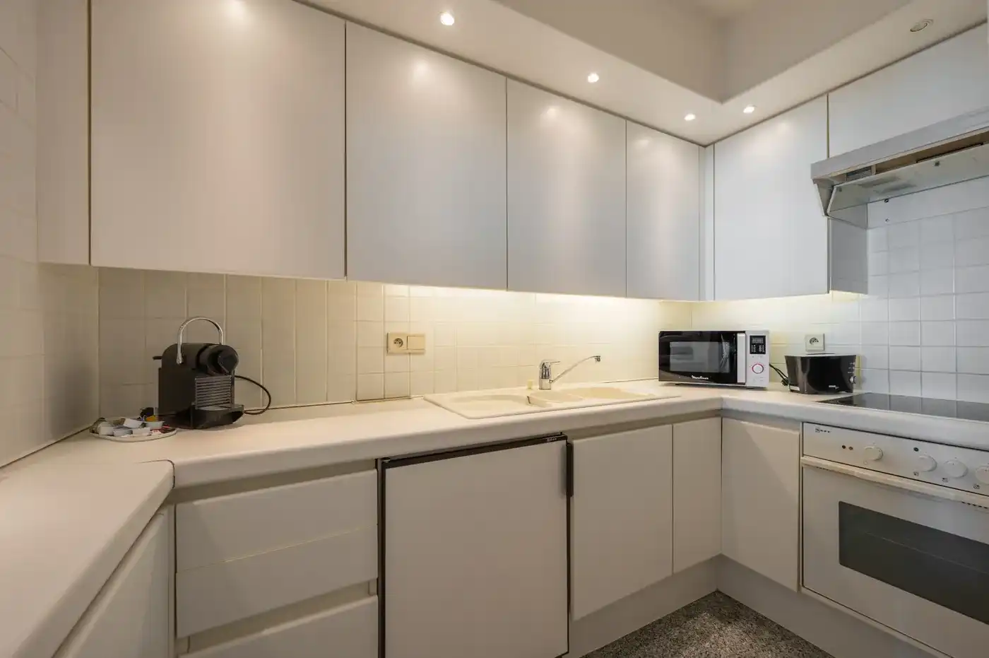 Te renoveren appartement gelegen op een fantastische locatie op de zeedijk. foto 9