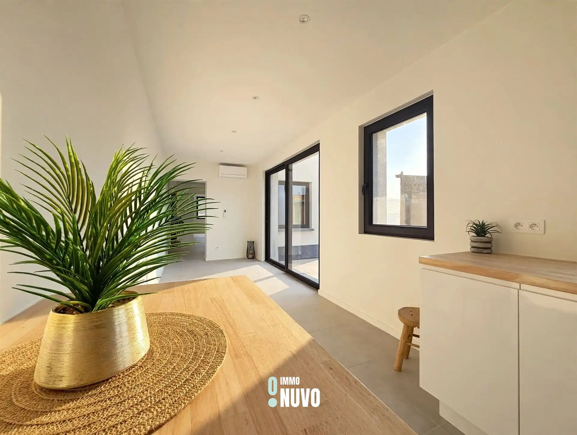 Woning met loods foto 4