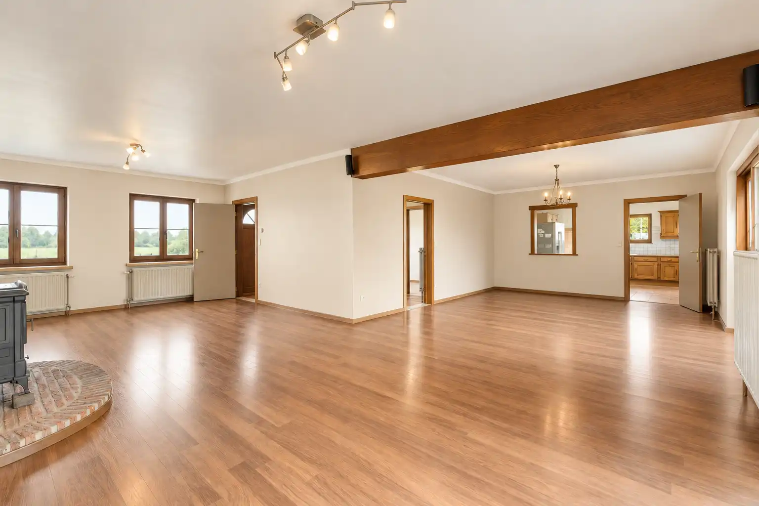EEN WONING MET KARAKTER,  KLAAR OM TE SCHITTEREN ! foto 3
