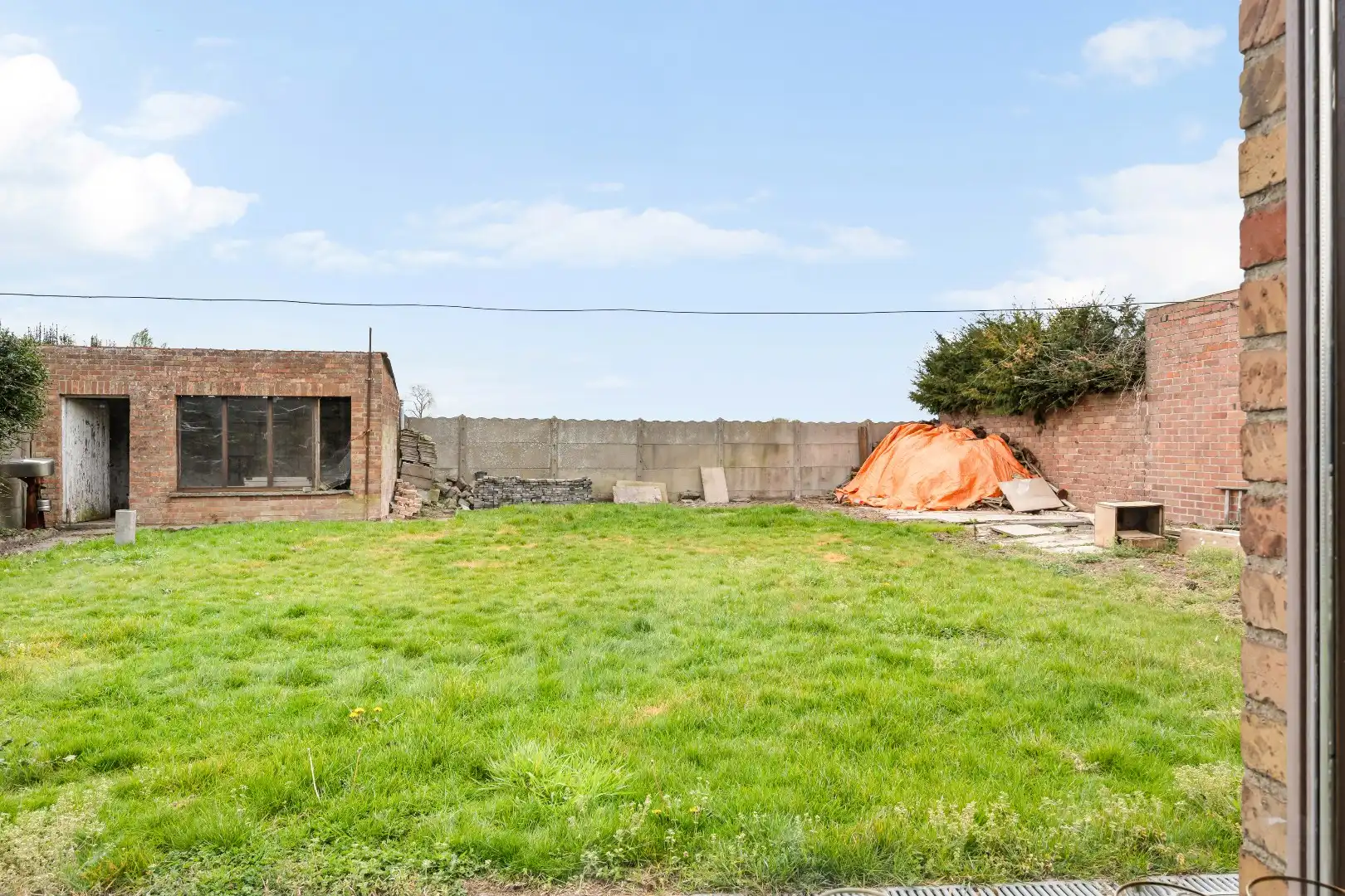 Ruime woning met 4 slaapkamers, loods en tuin met prachtig uitzicht. foto 19