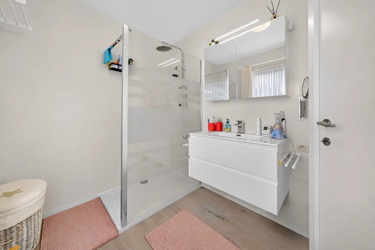 Instapklare halfopen woning nabij het strand op de grens tussen Oostende en Bredene! foto 10
