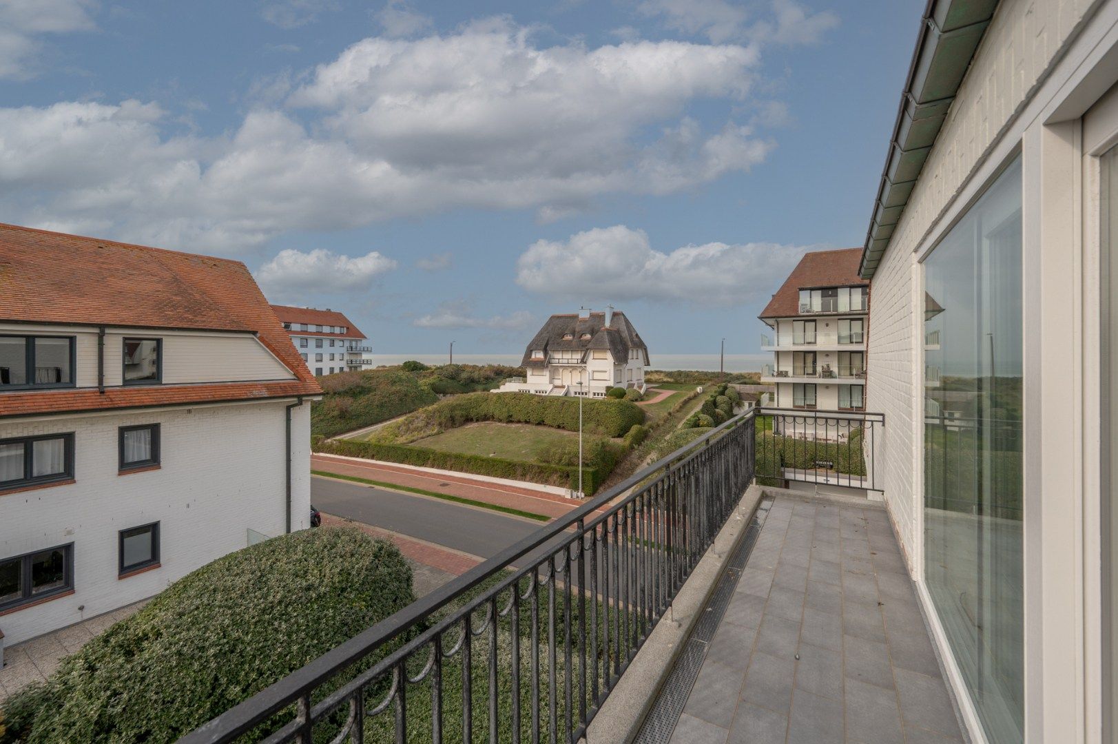 ()=>{if(producerUpdateValueVersion(node),producerAccessed(node),node.value===ERRORED)throw node.error;return node.value} Zwinlaan 12 -/32 - 8300 Knokke-Heist