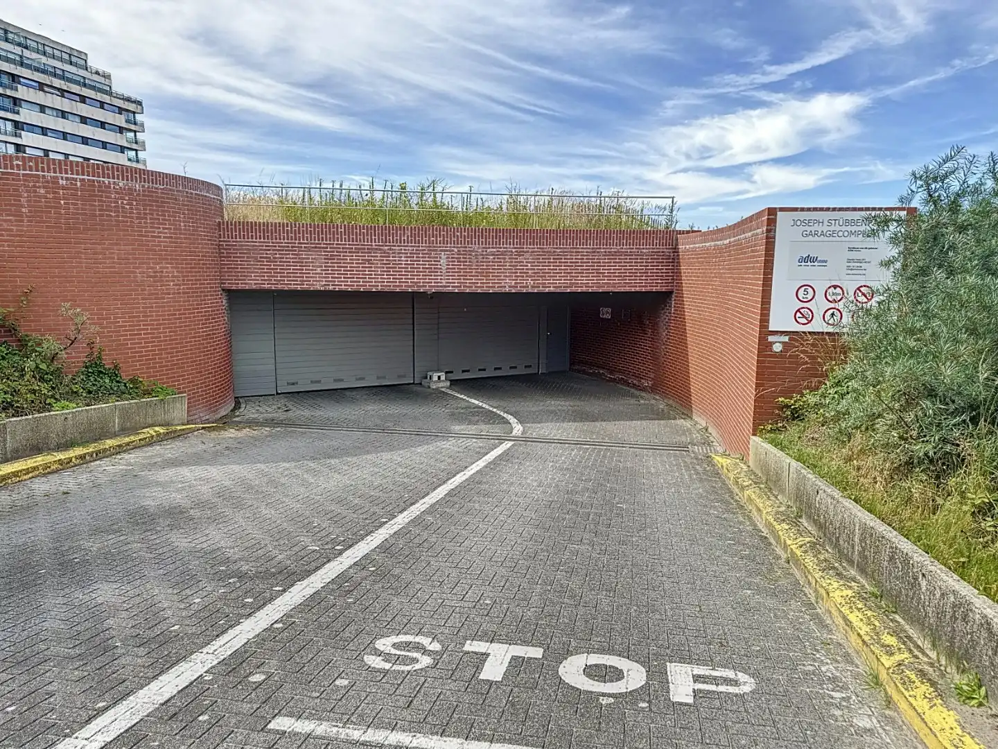 Ruime garagebox op een absolute topligging te Duinbergen foto 5