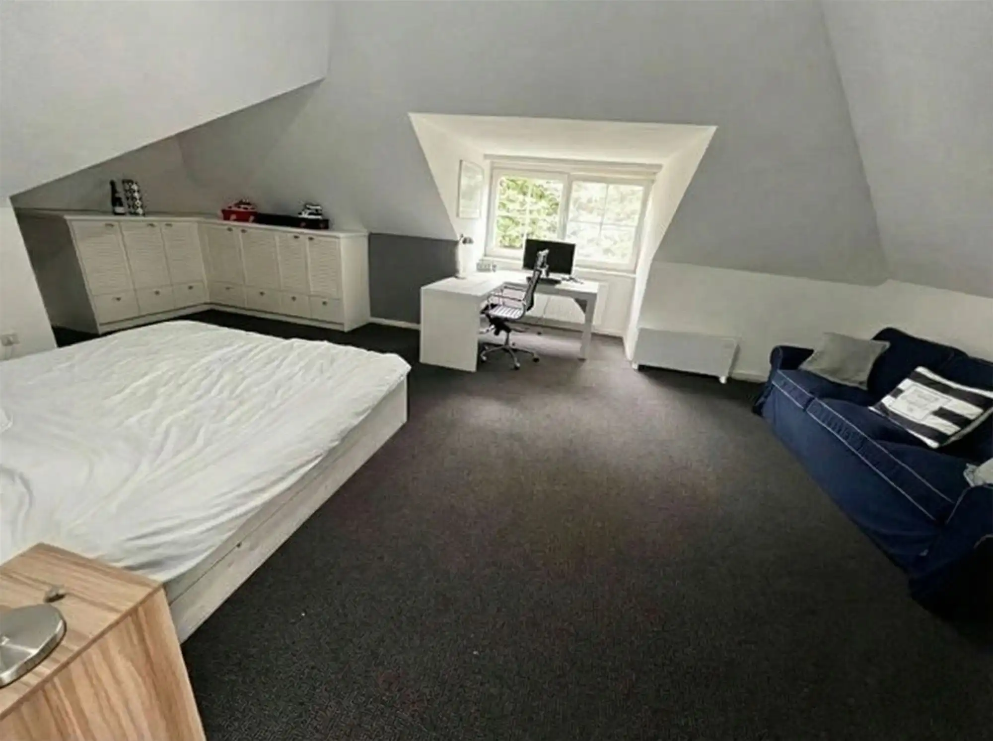 Villa met binnen en buitenzwembad foto 25