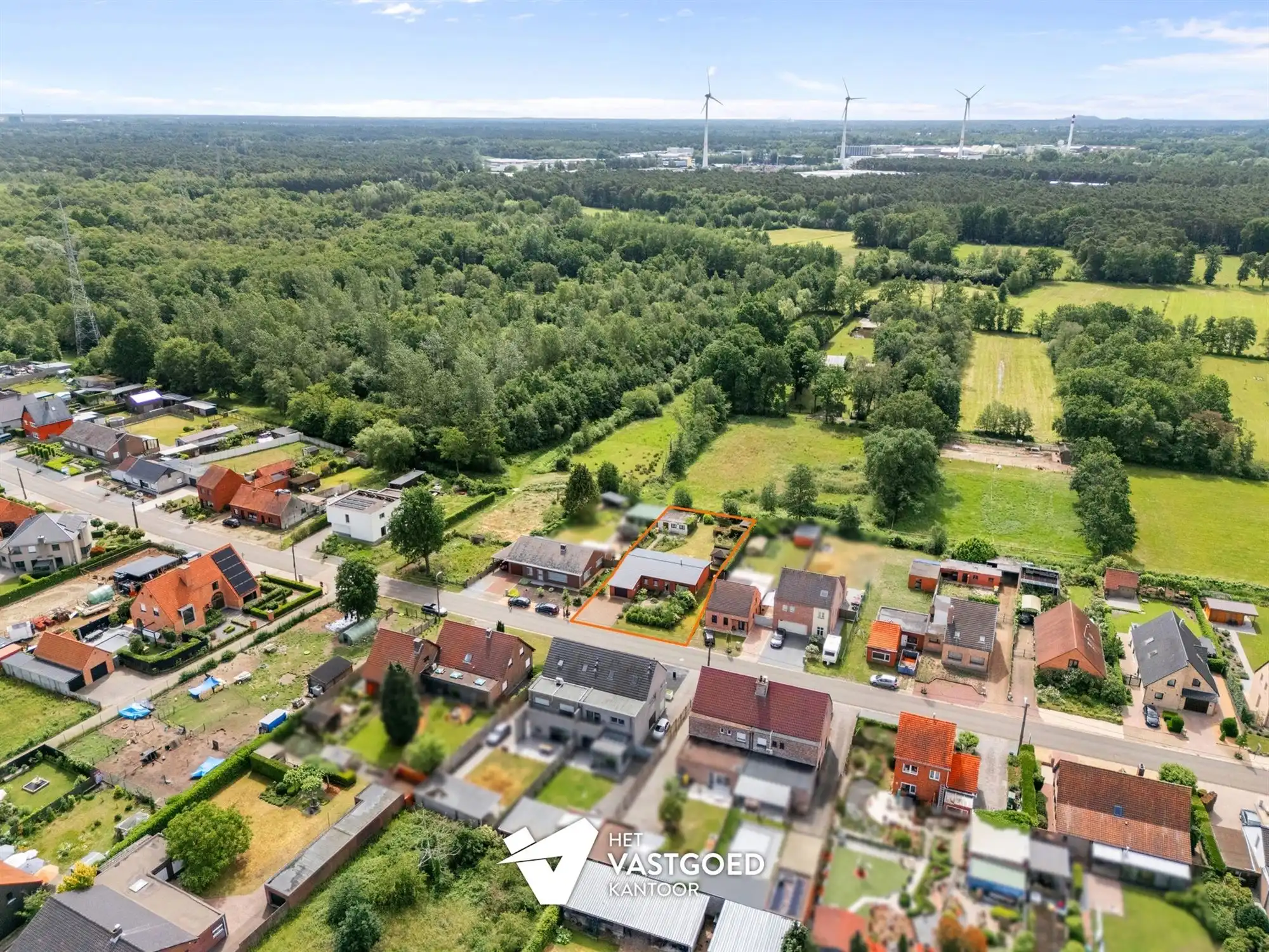 INSTAPKLARE, GELIIJKVLOERSE WONING OP TOP-LIGGING TEGEN NATUURGEBIED IN DOODLOPENDE STRAAT foto 28