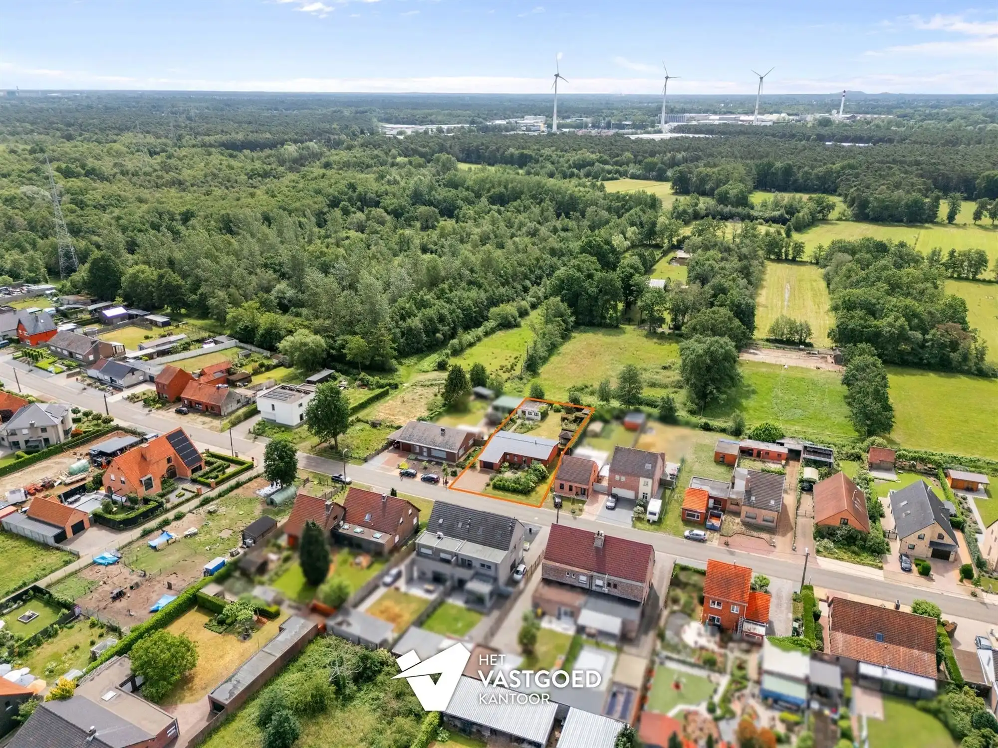 INSTAPKLARE, GELIIJKVLOERSE WONING OP TOP-LIGGING TEGEN NATUURGEBIED IN DOODLOPENDE STRAAT foto 28