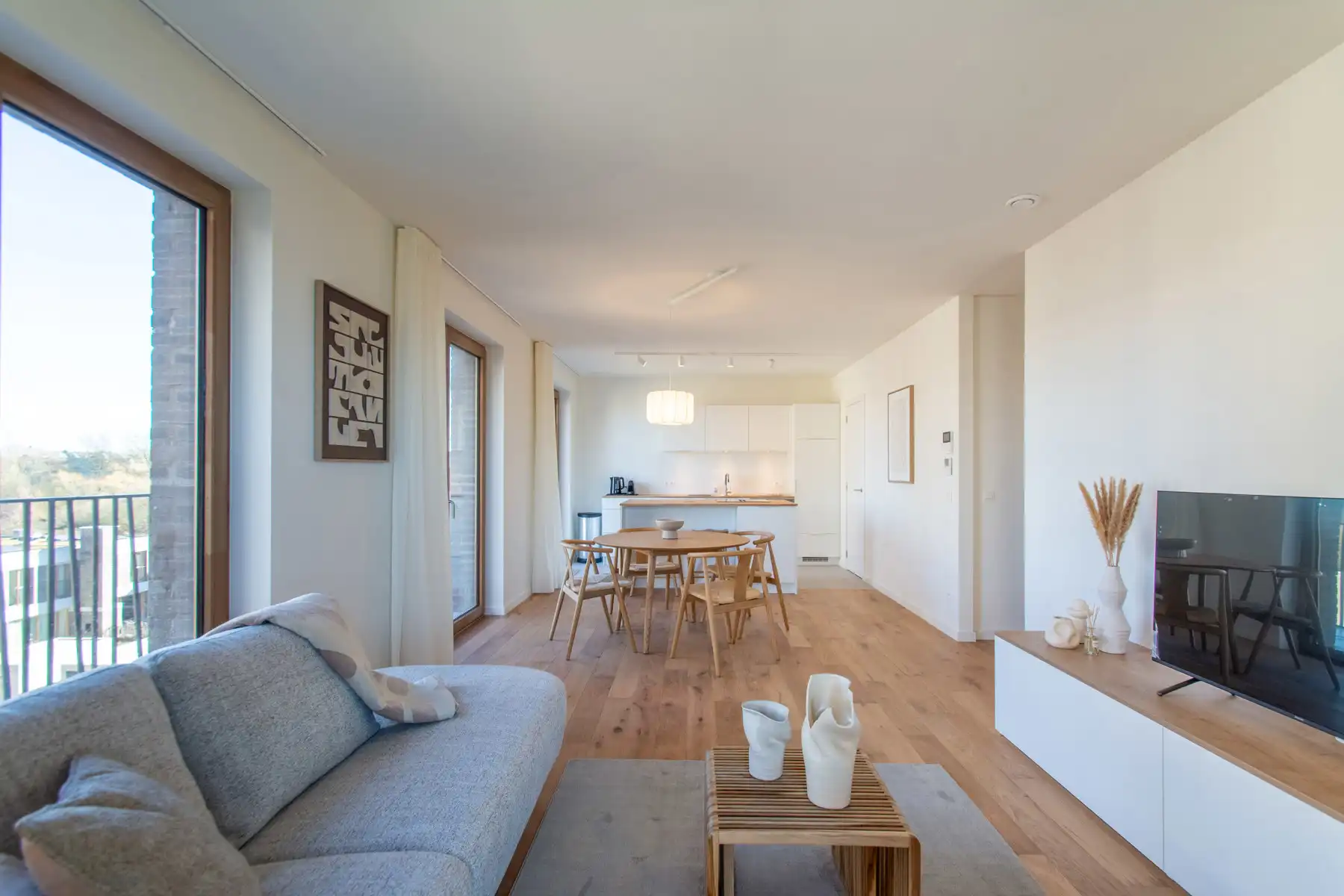 Rustig en comfortabel 2slpk appt. met mooi terras  foto {{pictureIndex}}