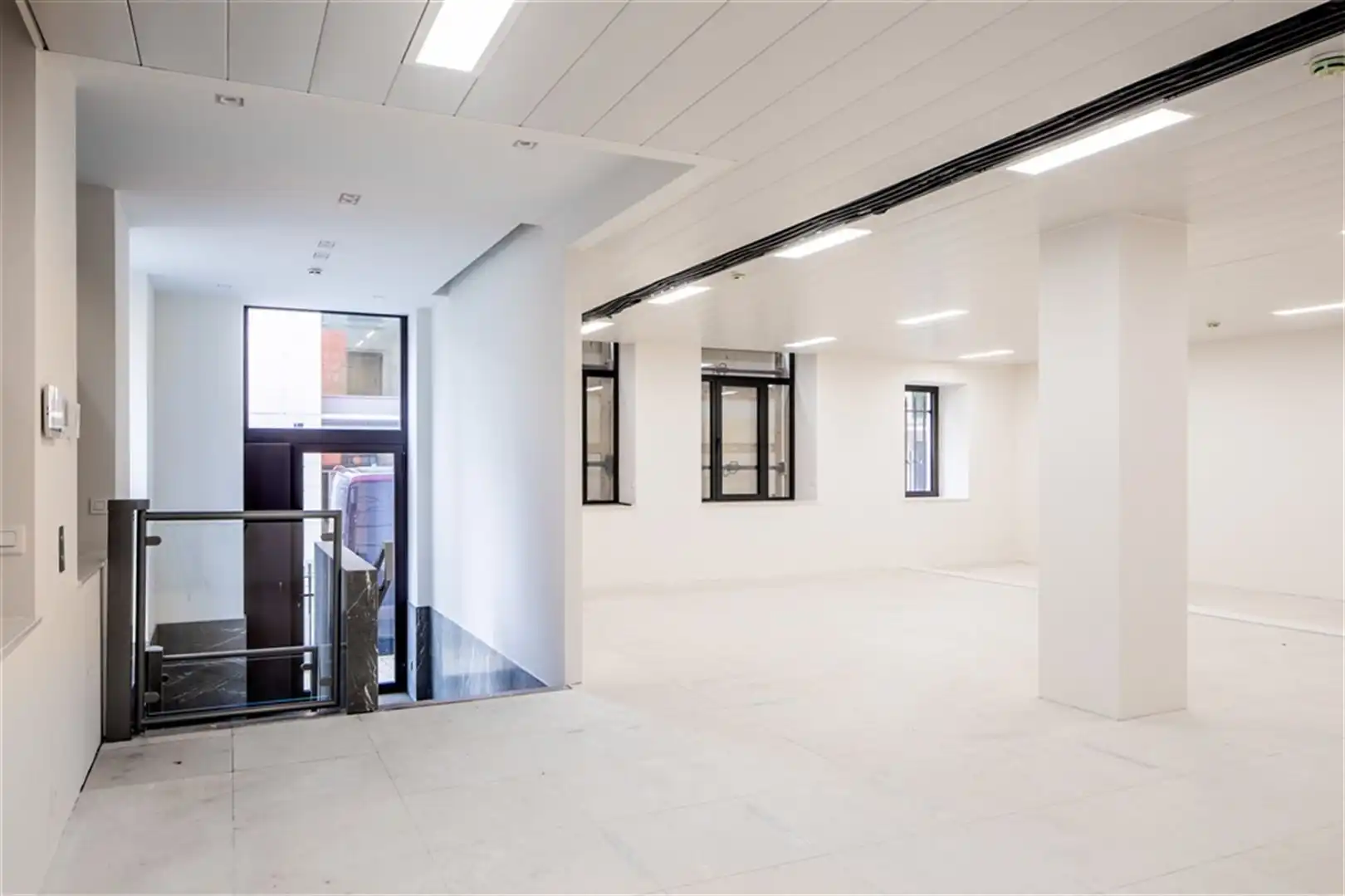 LUCIA: kantoren te huur 132m² foto 6