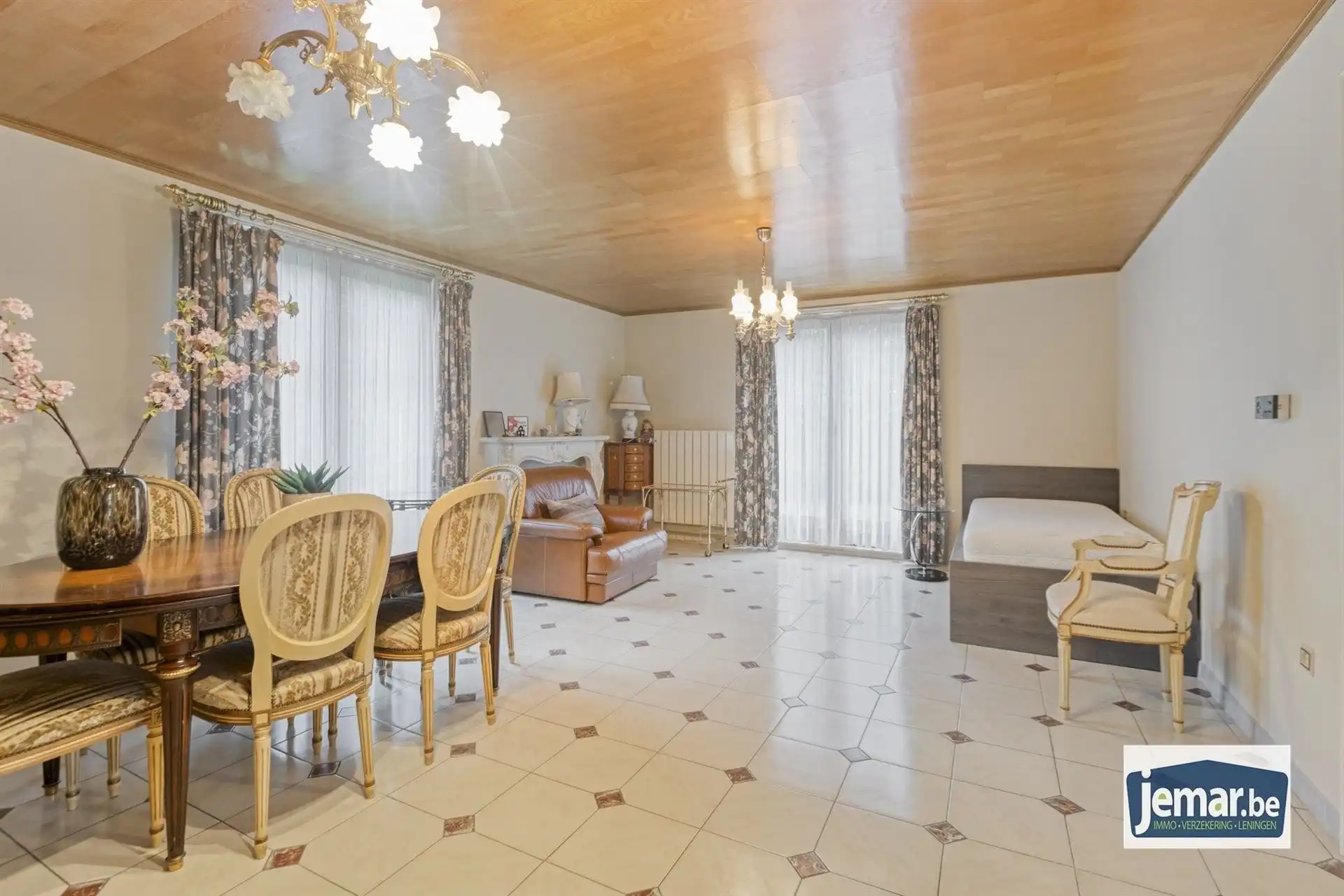 Vrijstaande villa van 306 m² op 17a95ca, gelegen vlak bij Connecterra, de toegangspoort tot het Nationaal Park Hoge Kempen, en op wandelafstand van Maasmechelen Village! foto 16