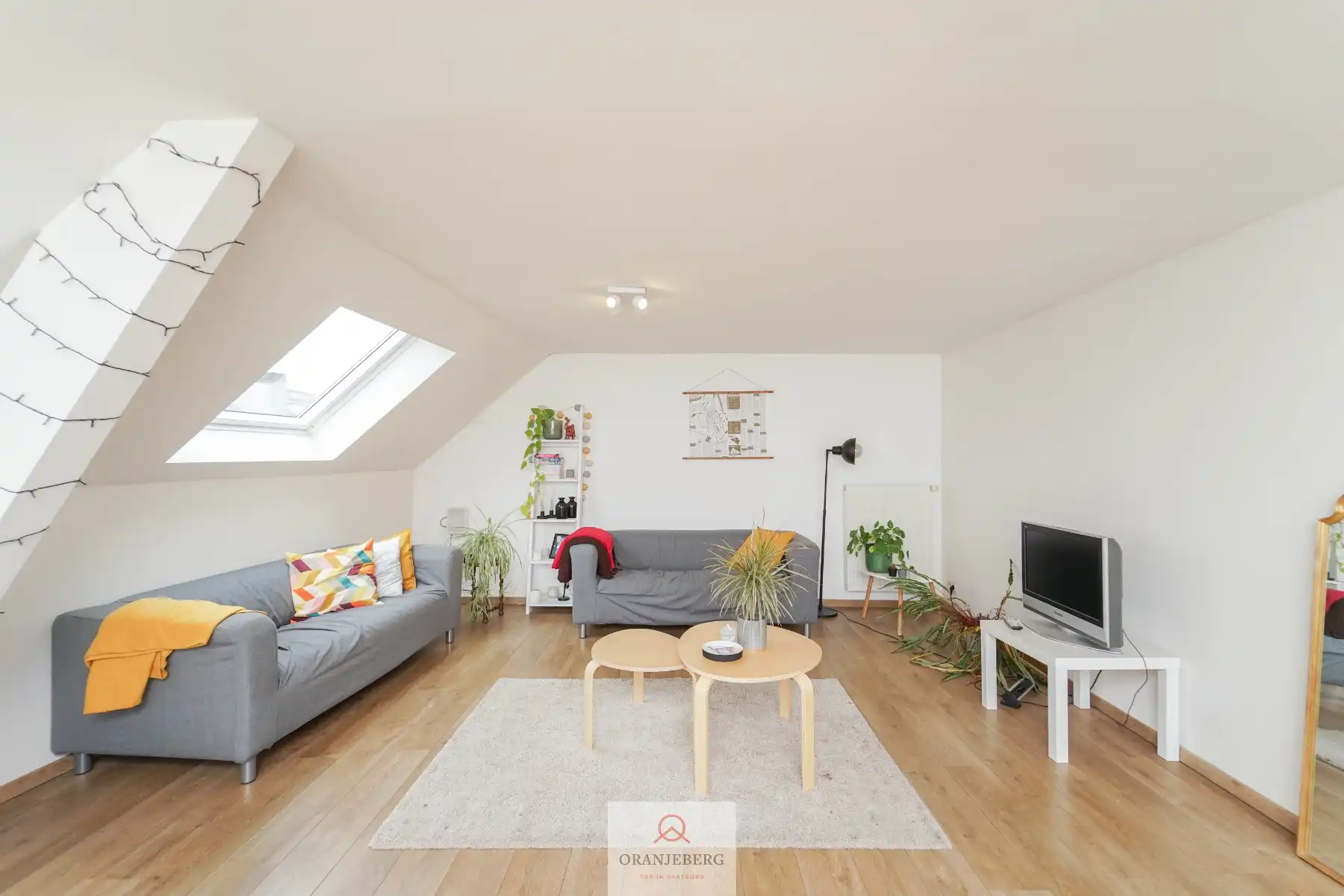 Duplex-appartement (95 m²) vlakbij Korenmarkt foto 3