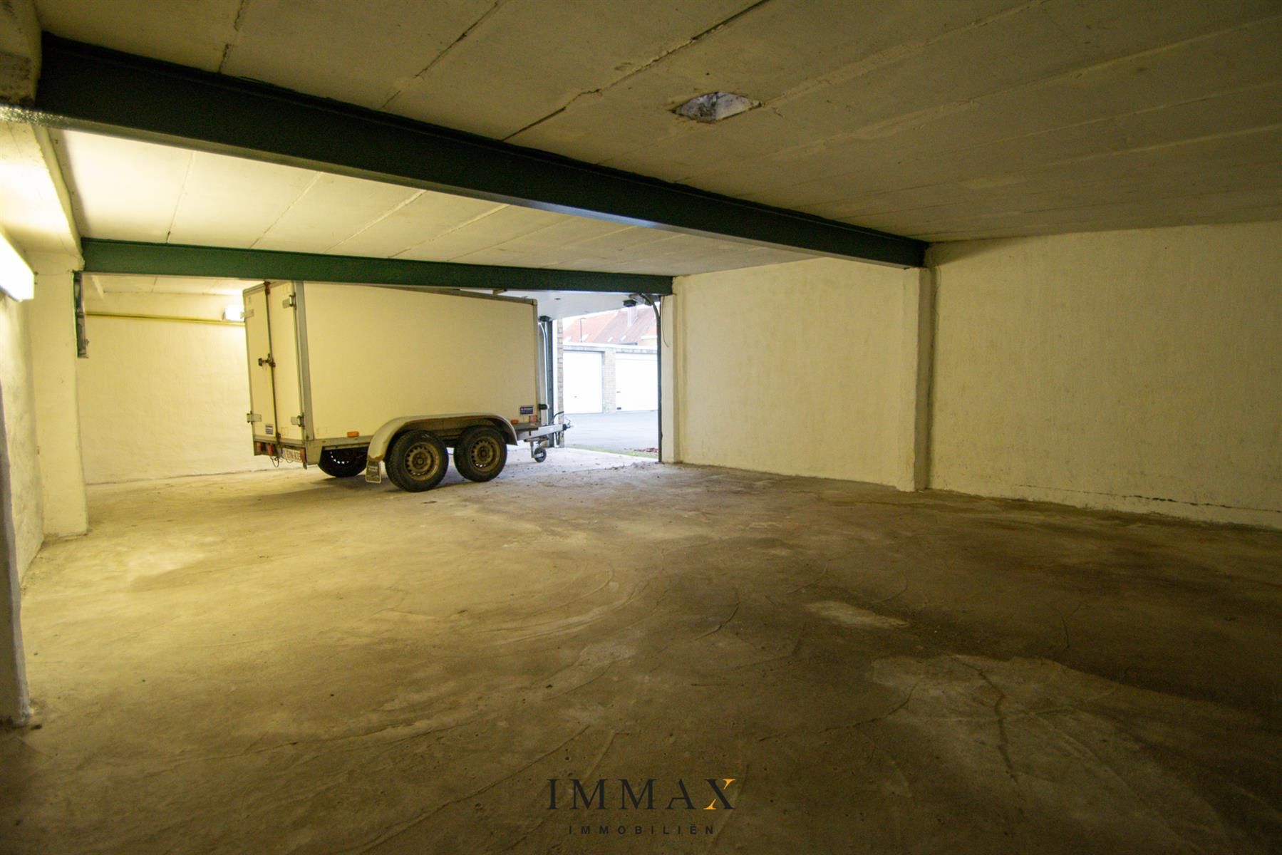 Dubbele garagebox op centrale locatie  foto 3