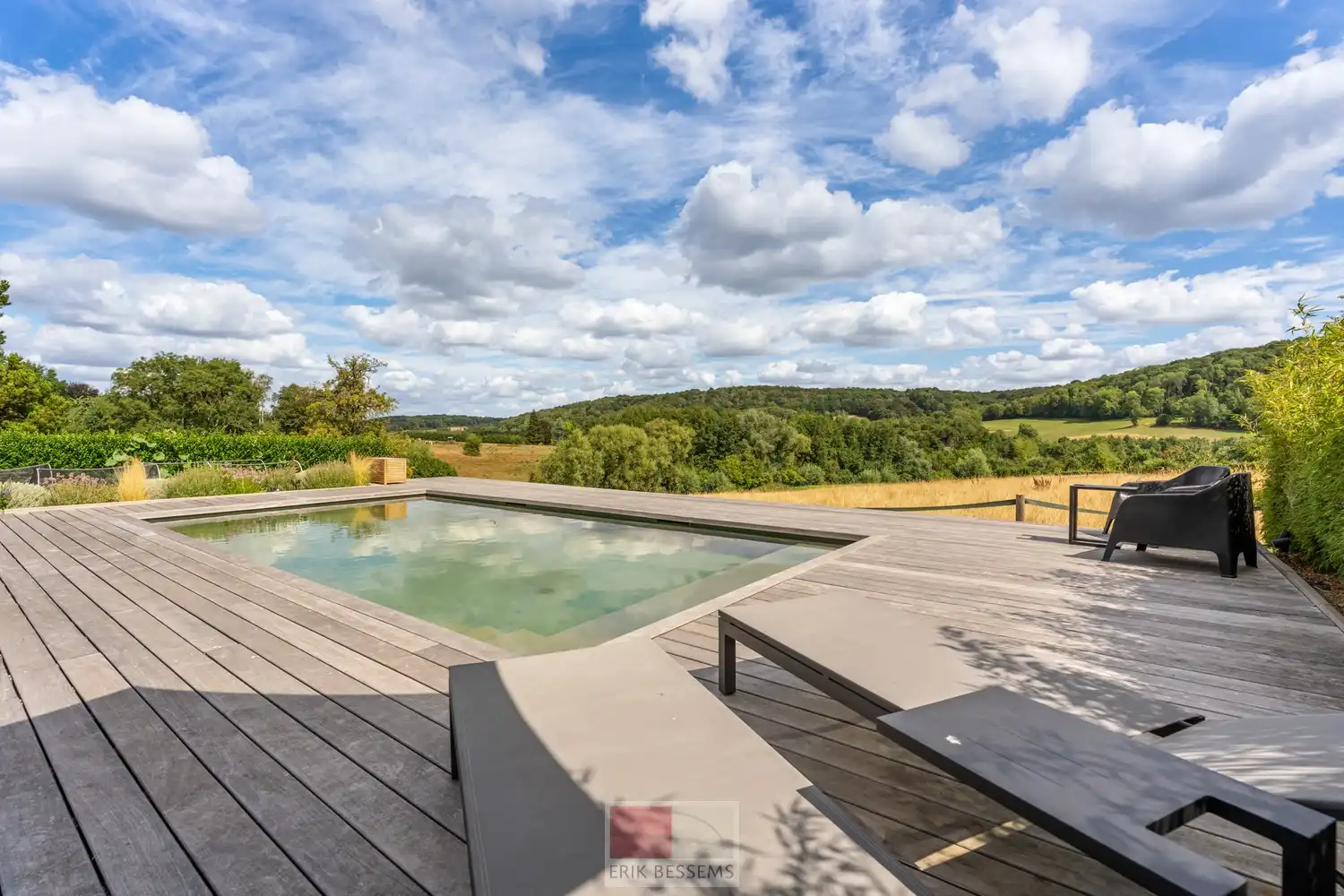 Op een royaal perceel van circa 910 m² ligt deze moderne en energiezuinige woning van circa 177 m² bewoonbare oppervlakte, met een weids panorama over het Limburgse Heuvelland. foto 35