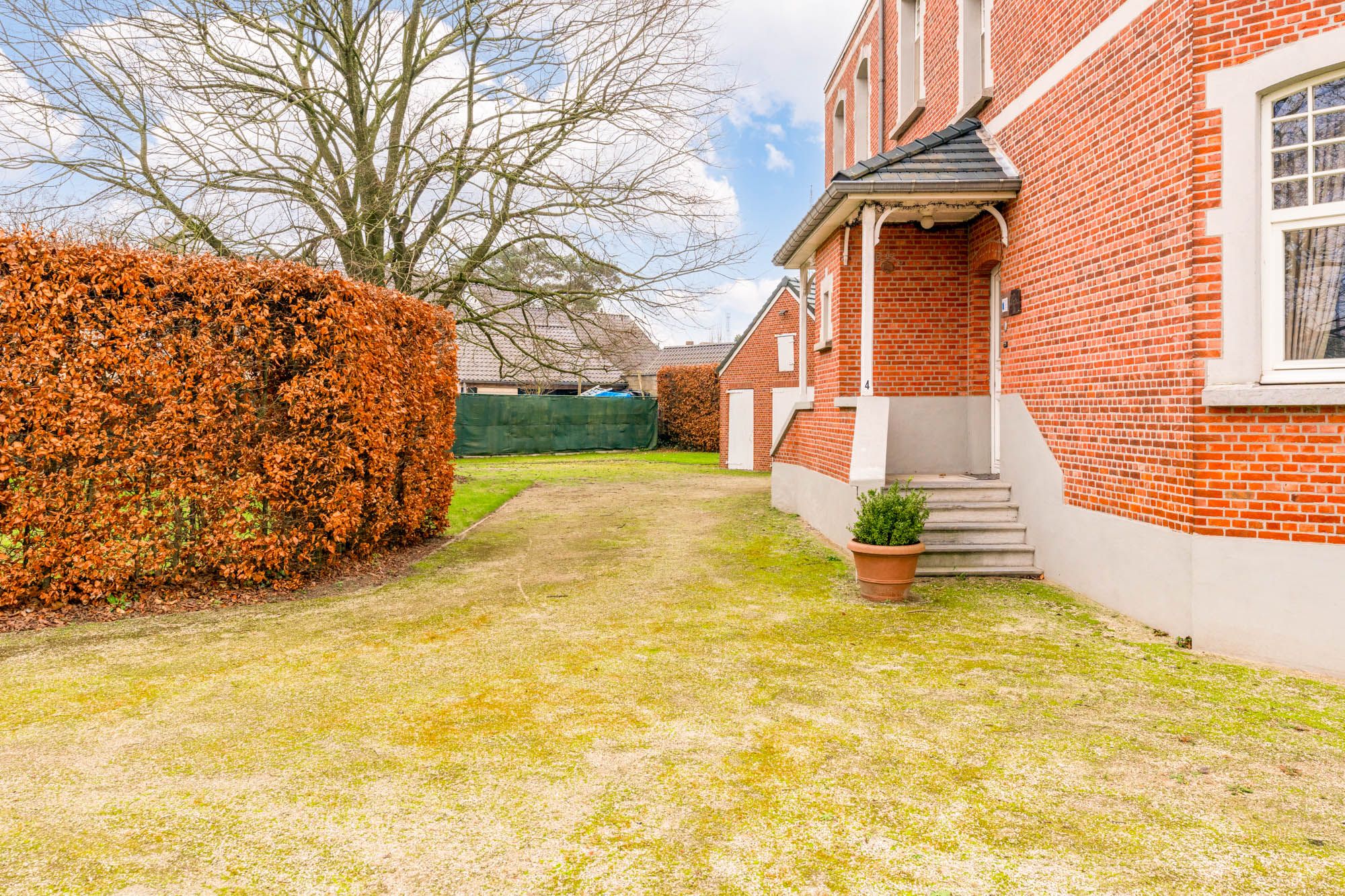 STATIGE EN KARAKTERVOLLE VILLA MET 5 SLAAPKAMERS OP GUNSTIGE LIGGING foto 6